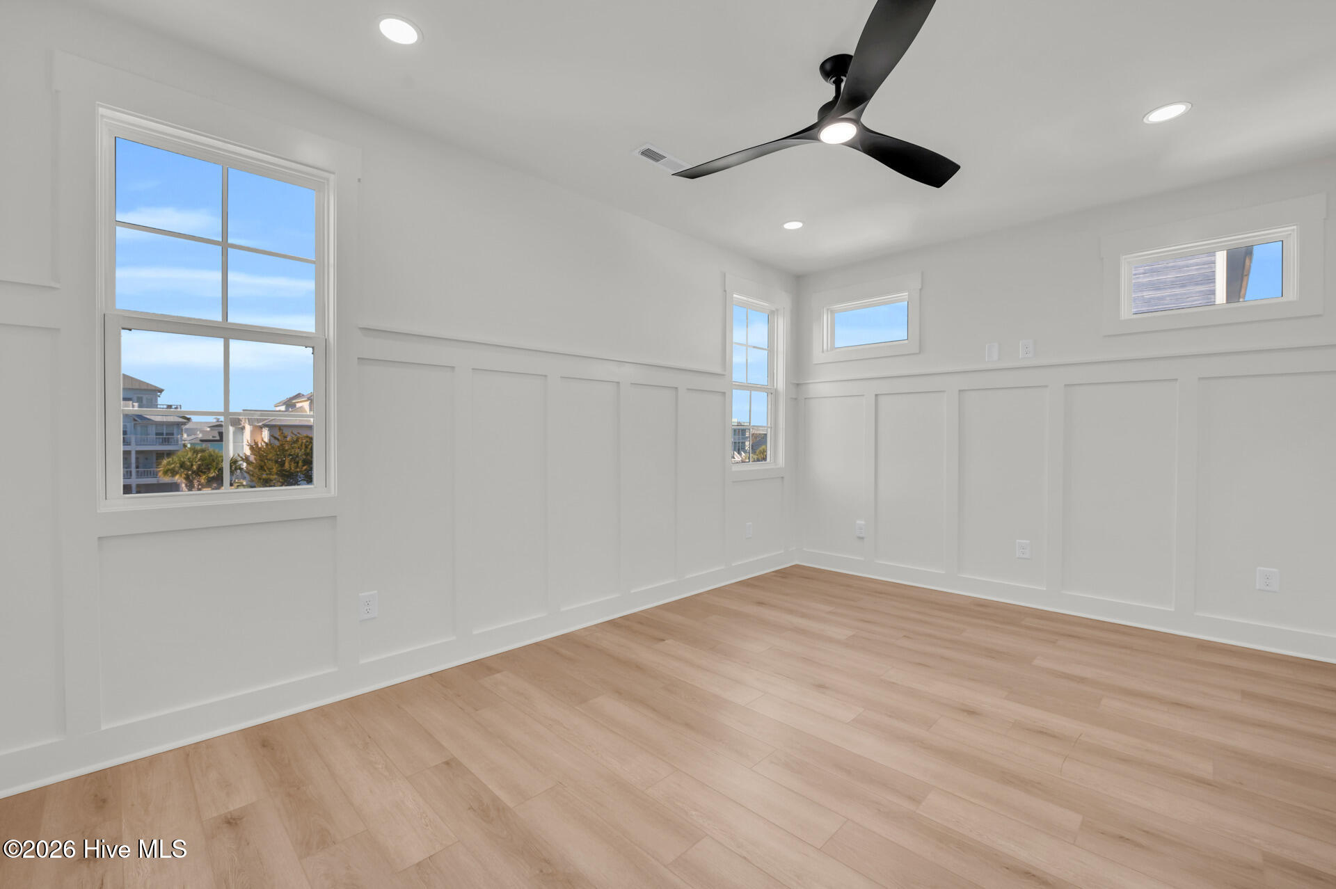 100547722 | Photo 17