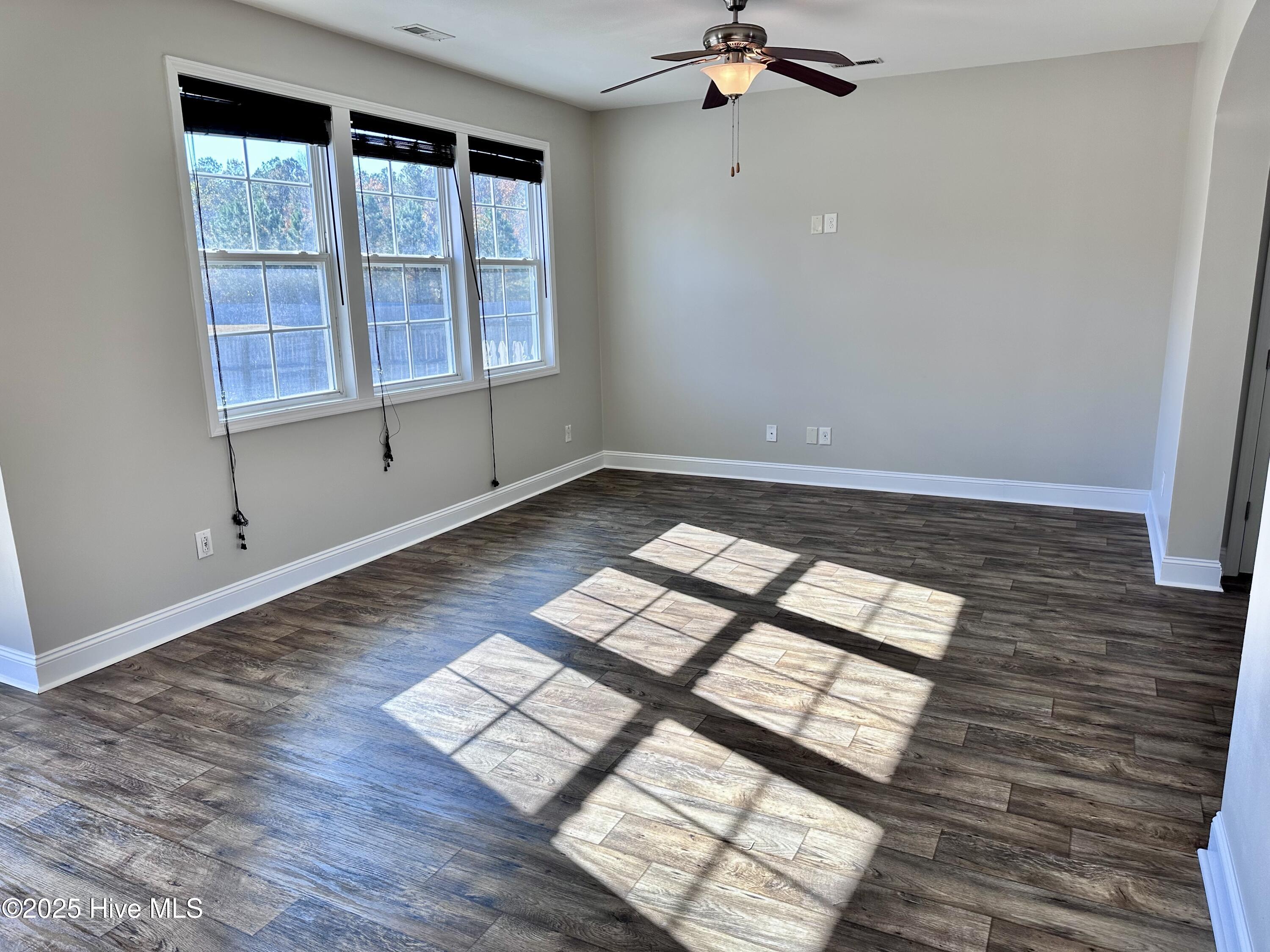 100542600 | Photo 16