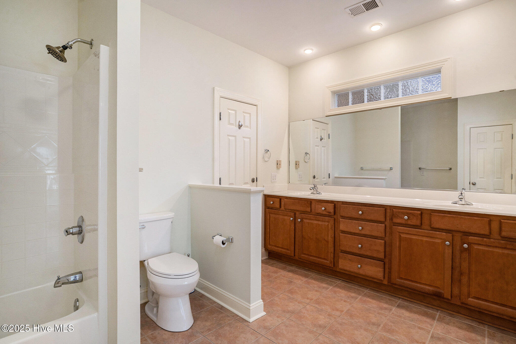 100528380 | Photo 15