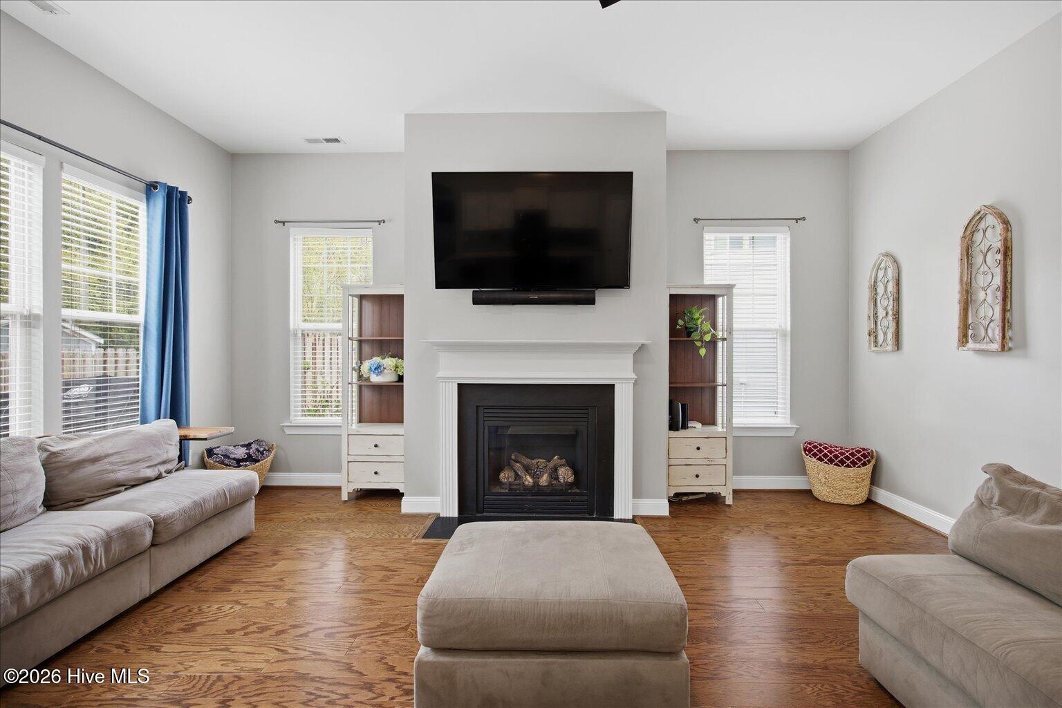 100565930 | Photo 12