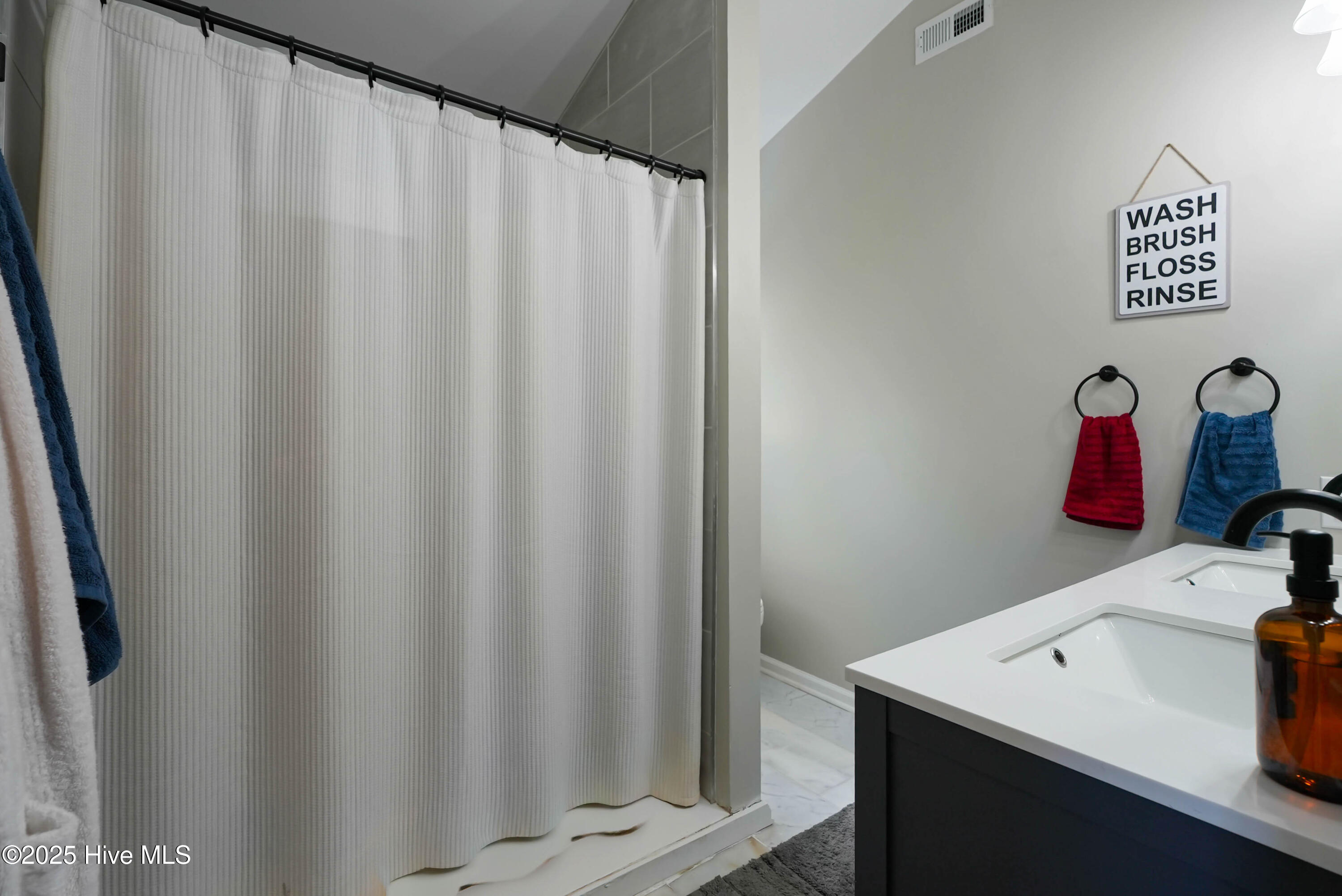 100542375 | Photo 27