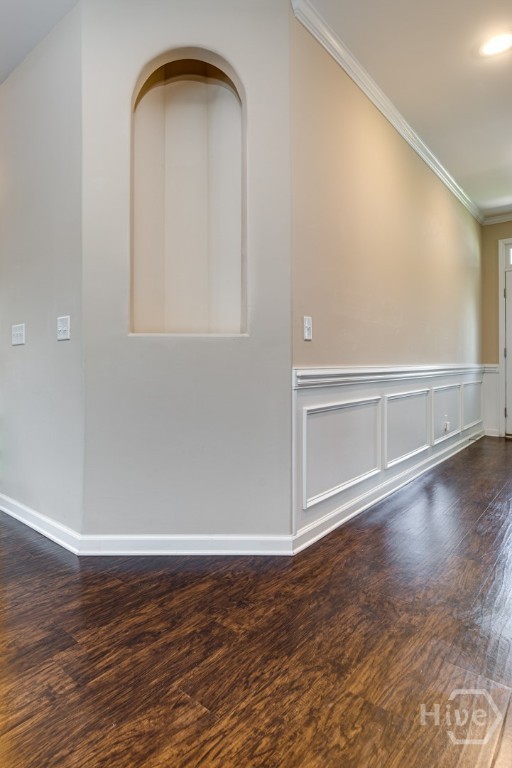 Art Niche at end of entry into Great Room