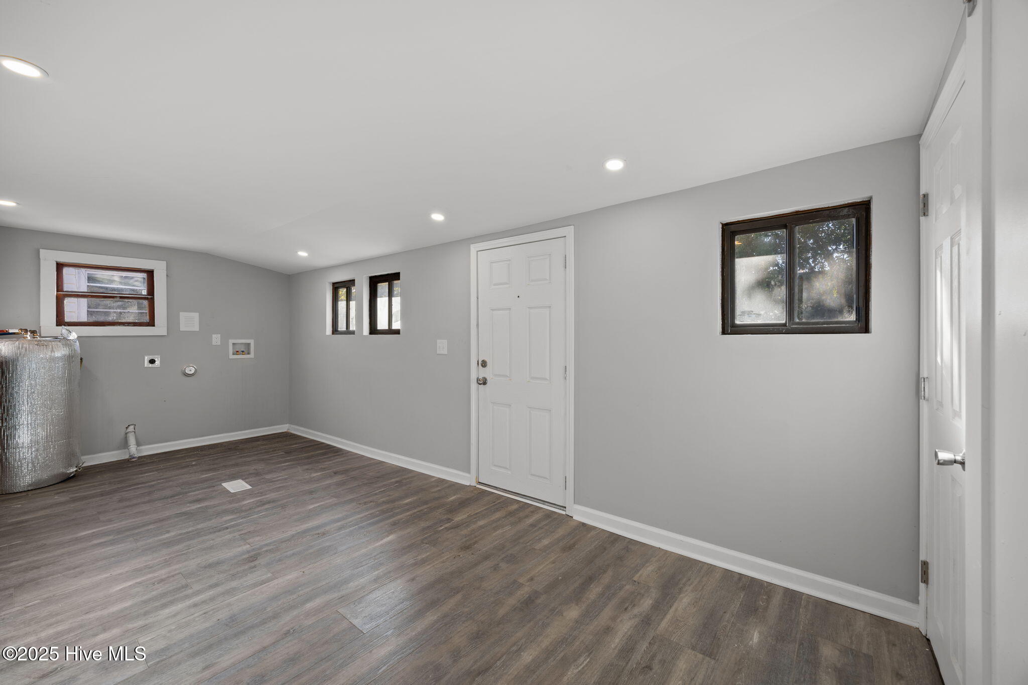 100545676 | Photo 29