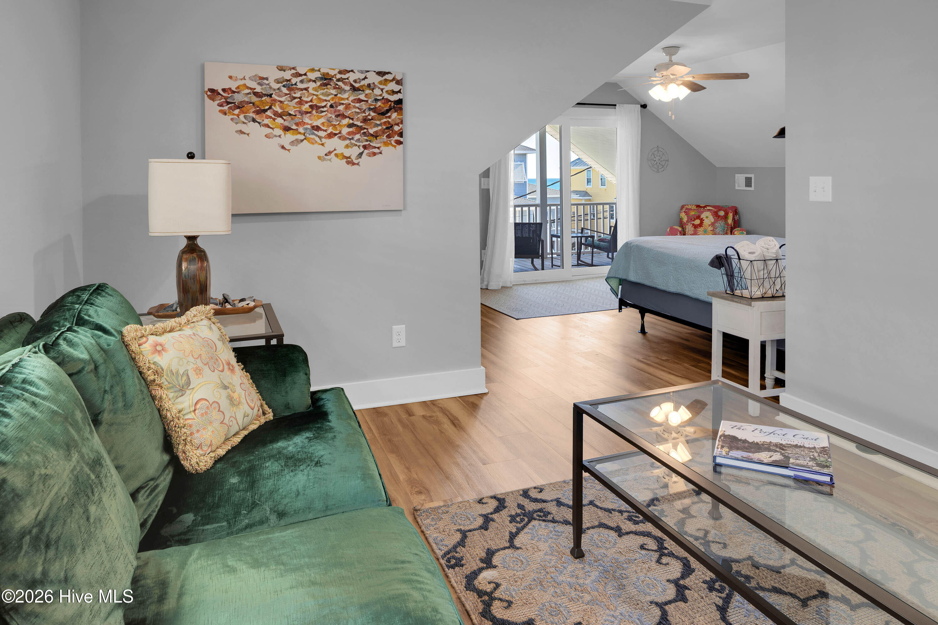 100550780 | Photo 22