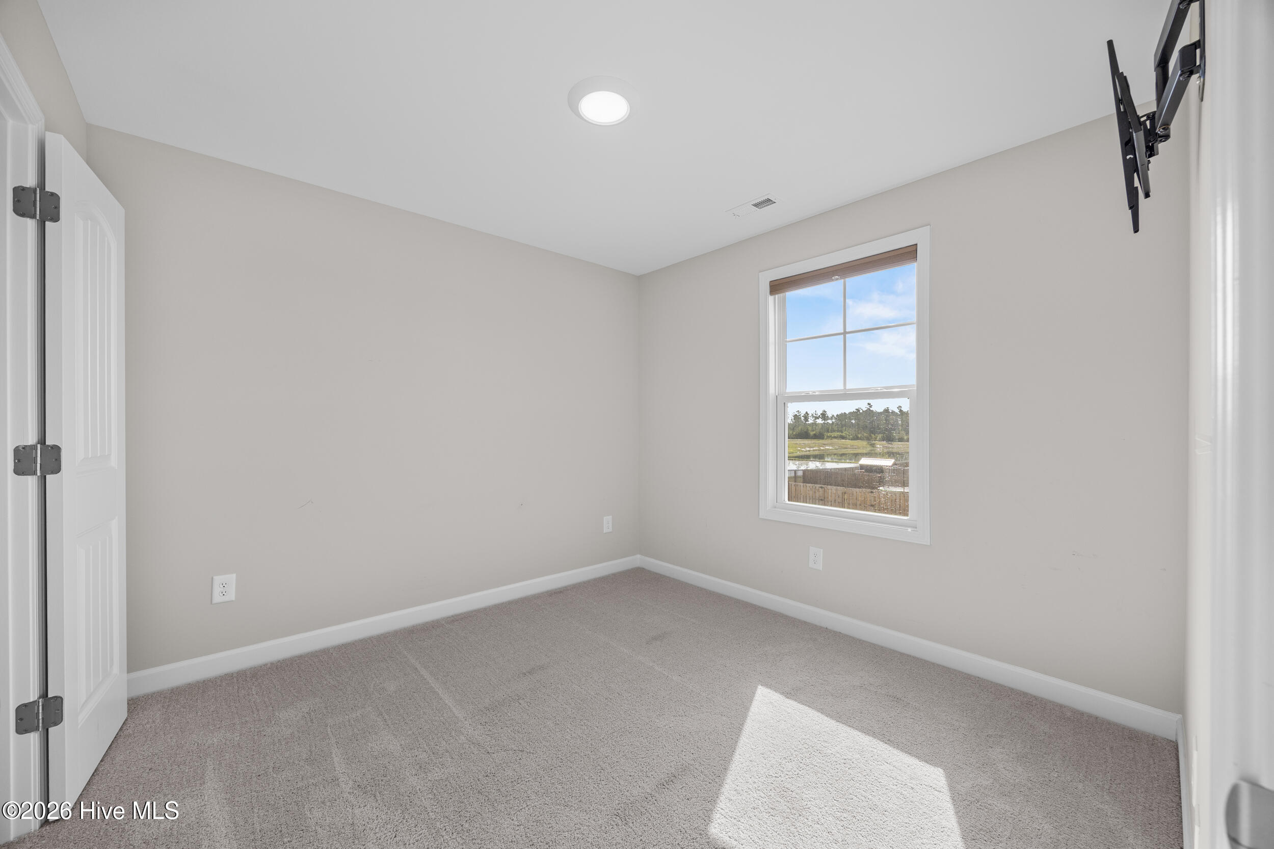 100569067 | Photo 36