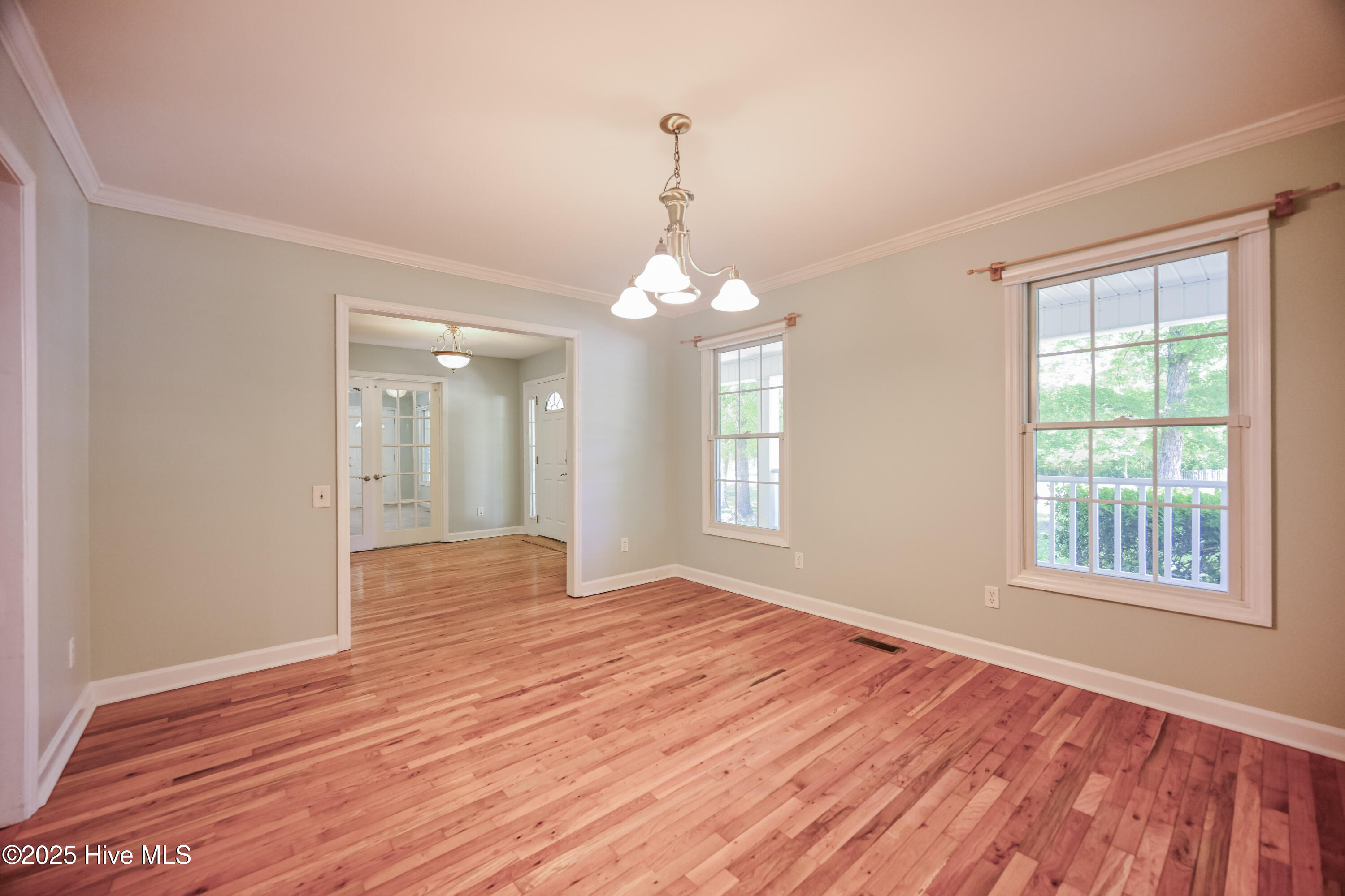 100523766 | Photo 13