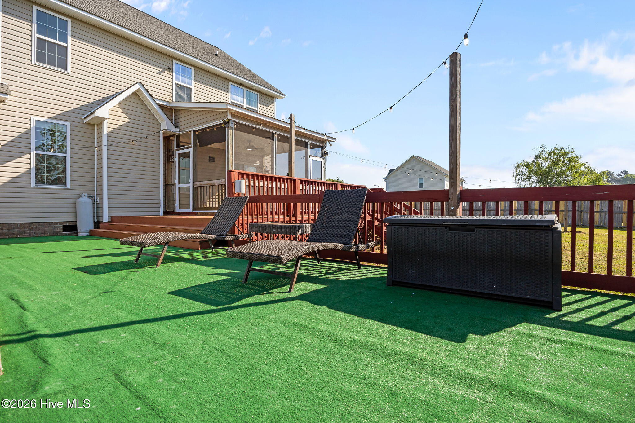 100568078 | Photo 52