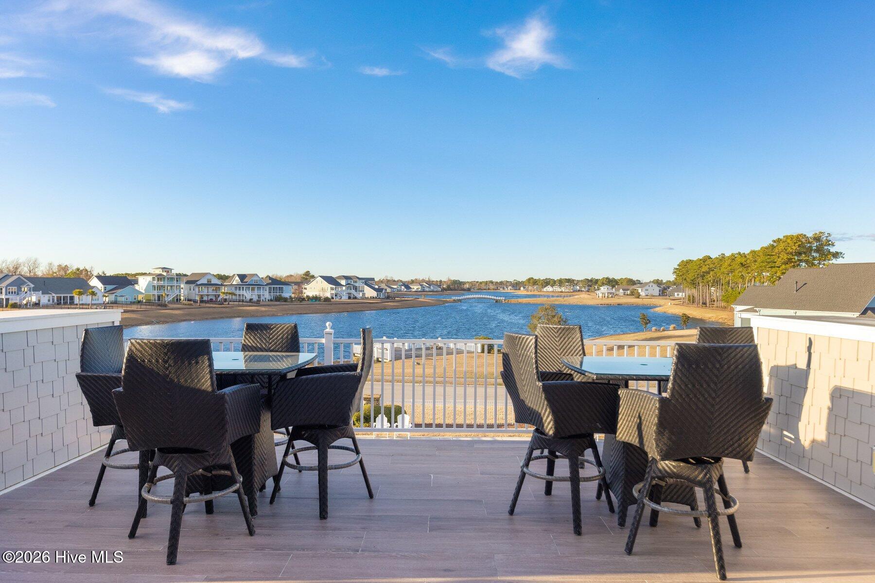 100558879 | Photo 76