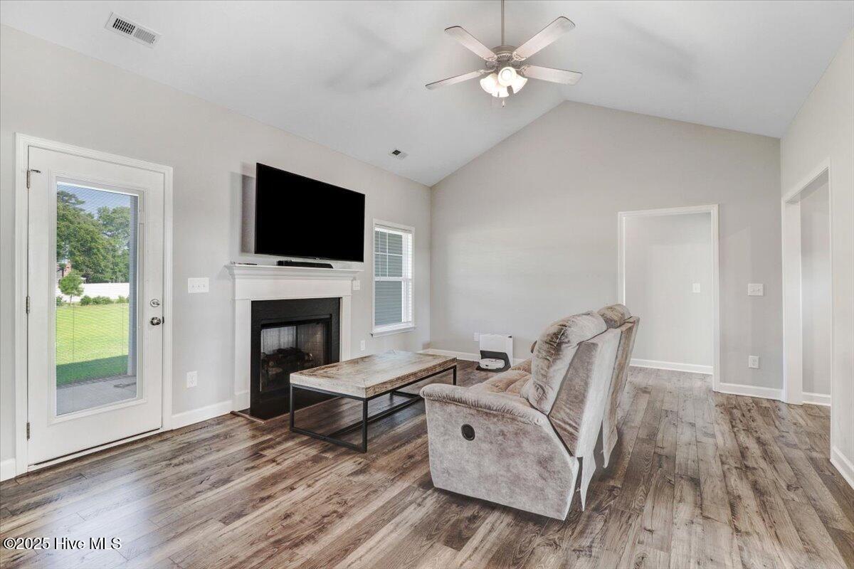 10-103 Fynloch Chase Dr-10