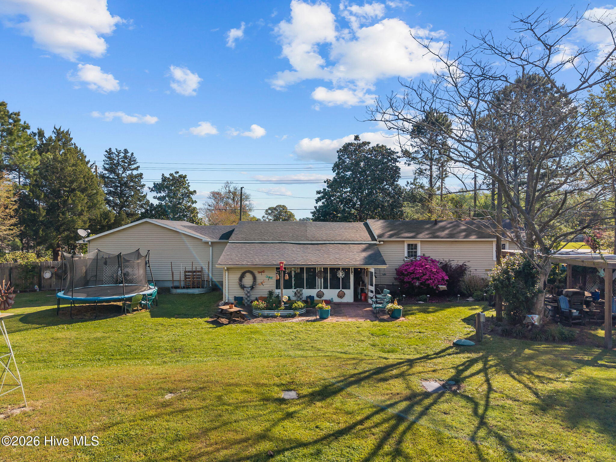 100566121 | Photo 19