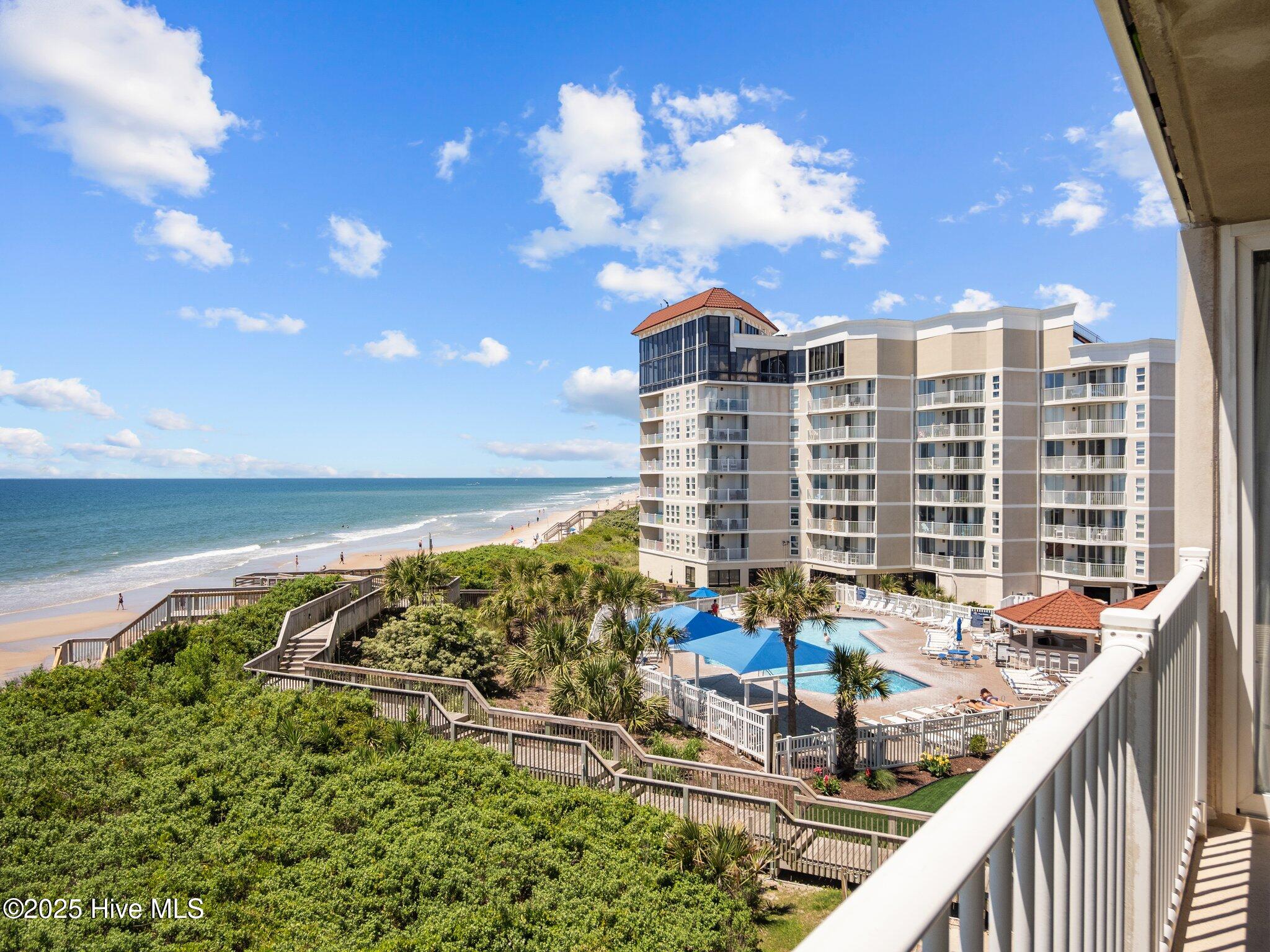 100525315 | Photo 16