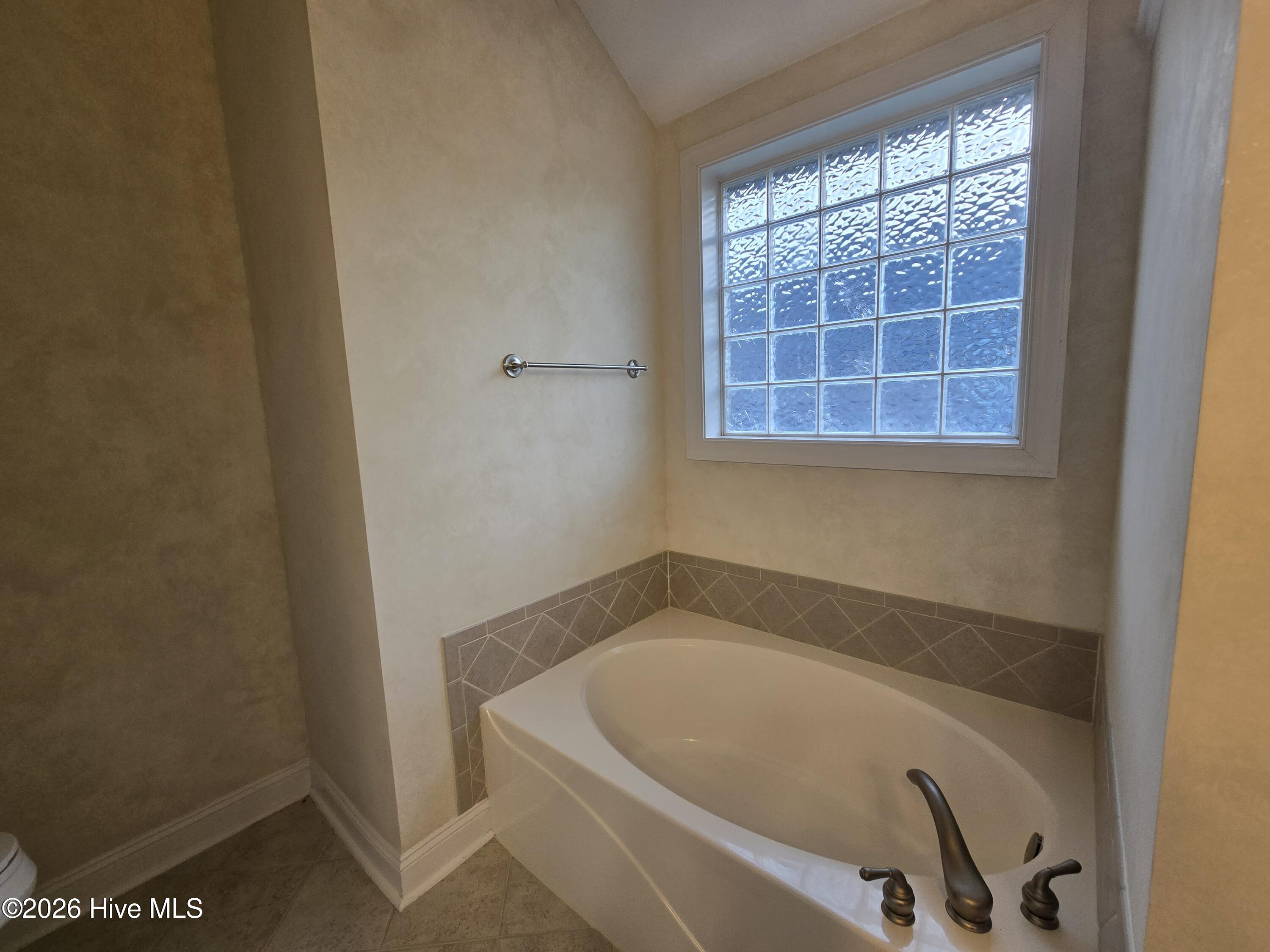 100565502 | Photo 19