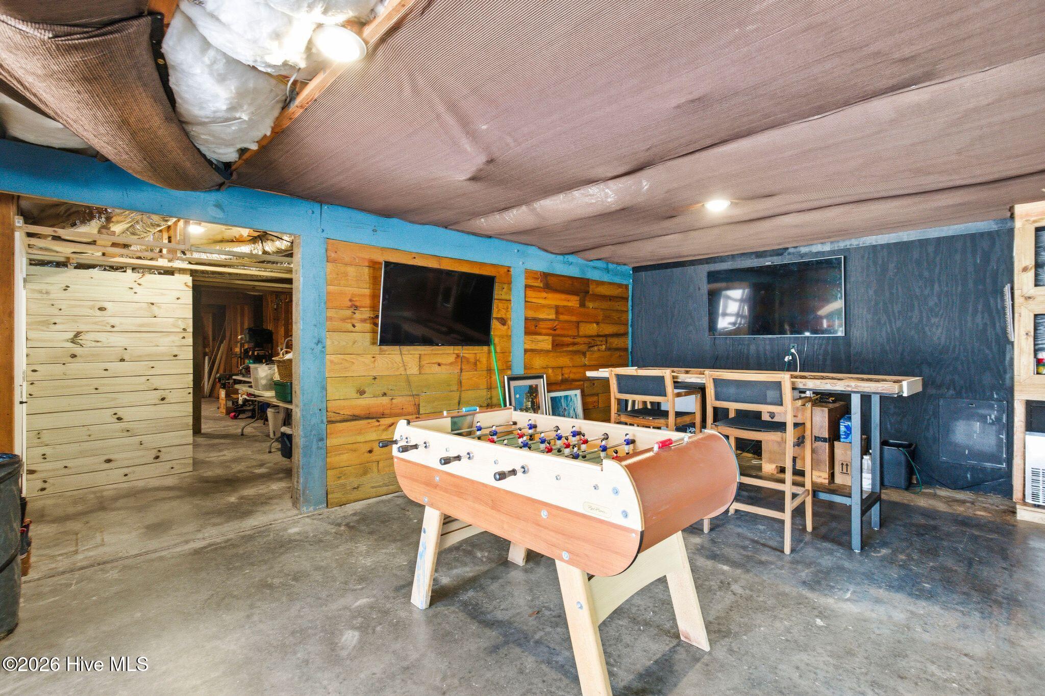 100568012 | Photo 71