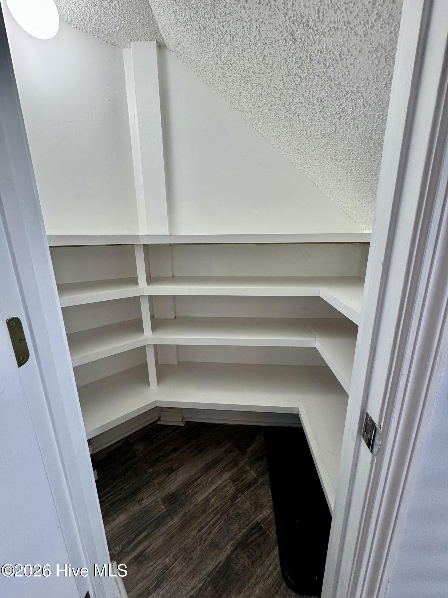 100564437 | Photo 14