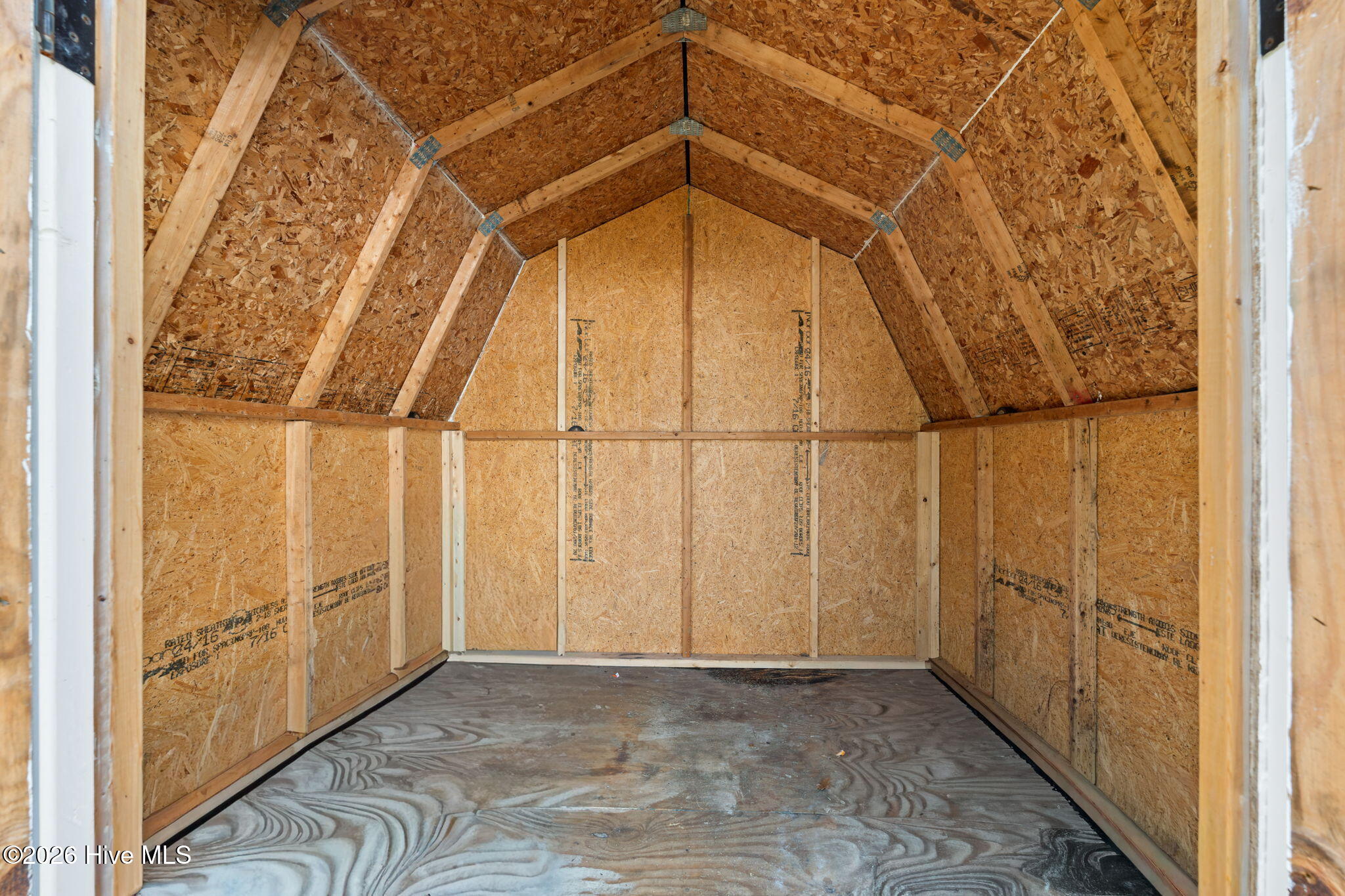 100568132 | Photo 31