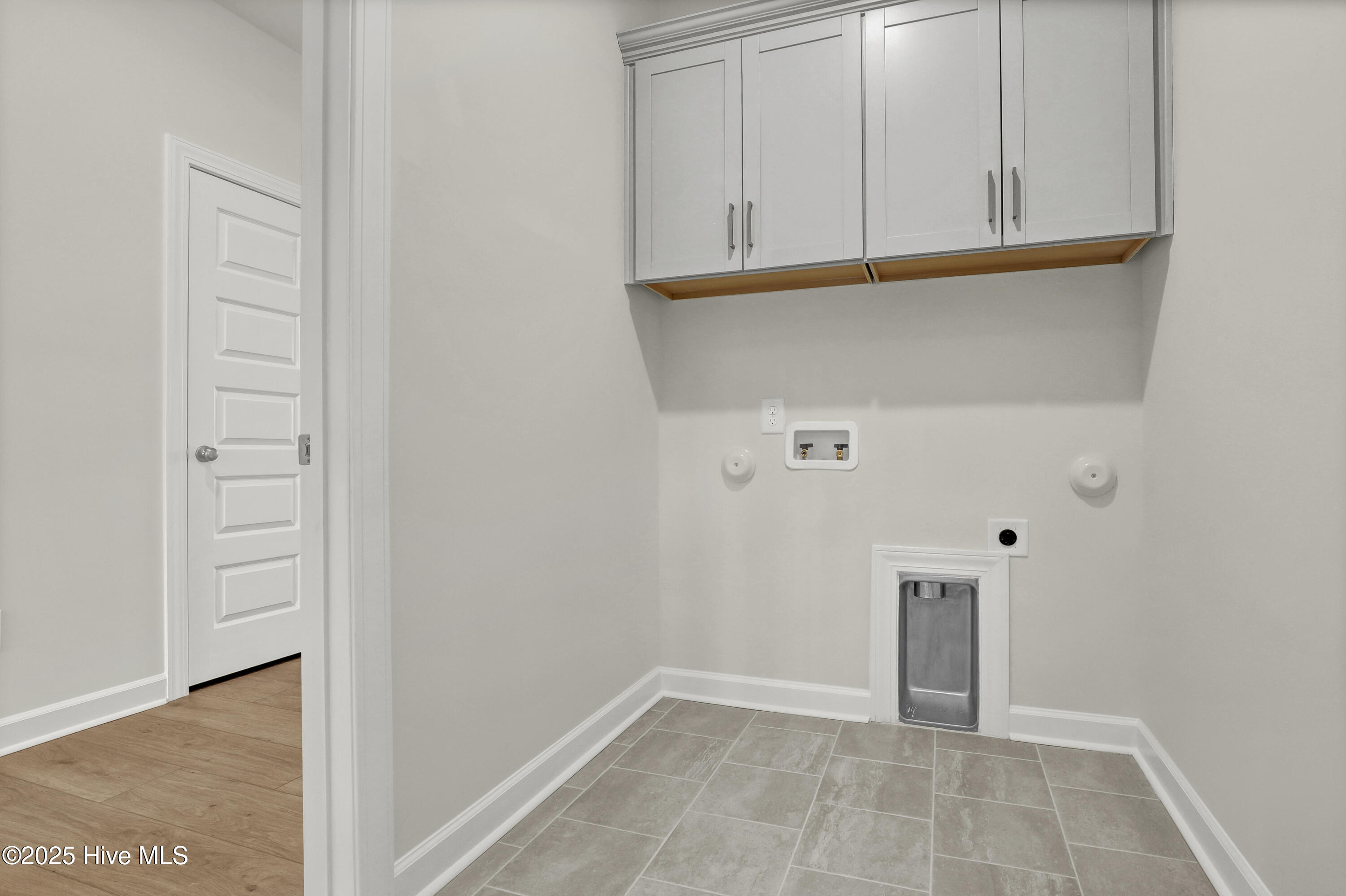 100522445 | Photo 16