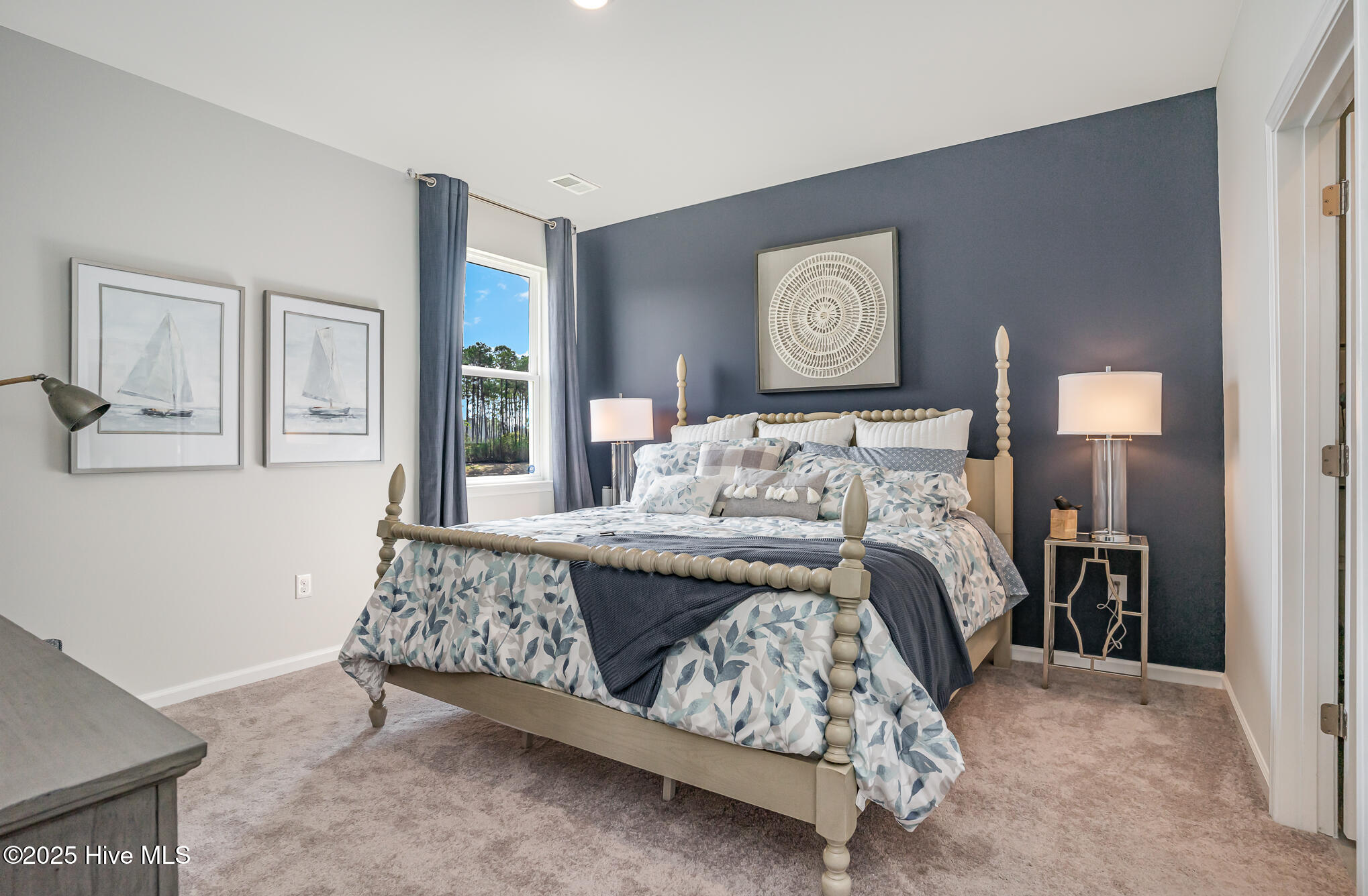 100544317 | Photo 14