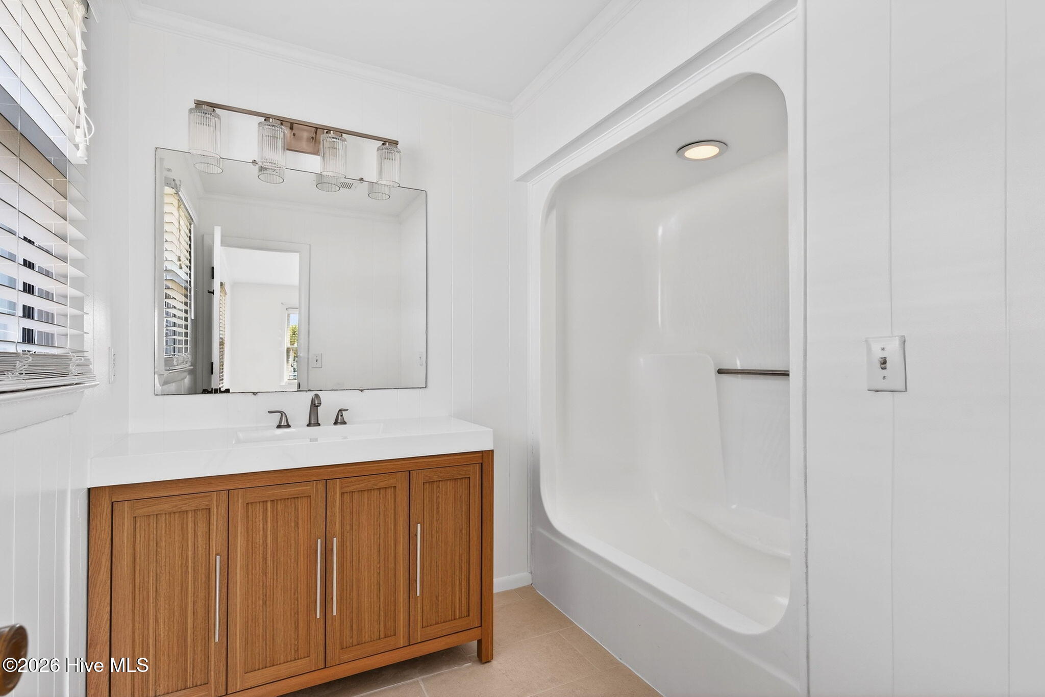 100548293 | Photo 18