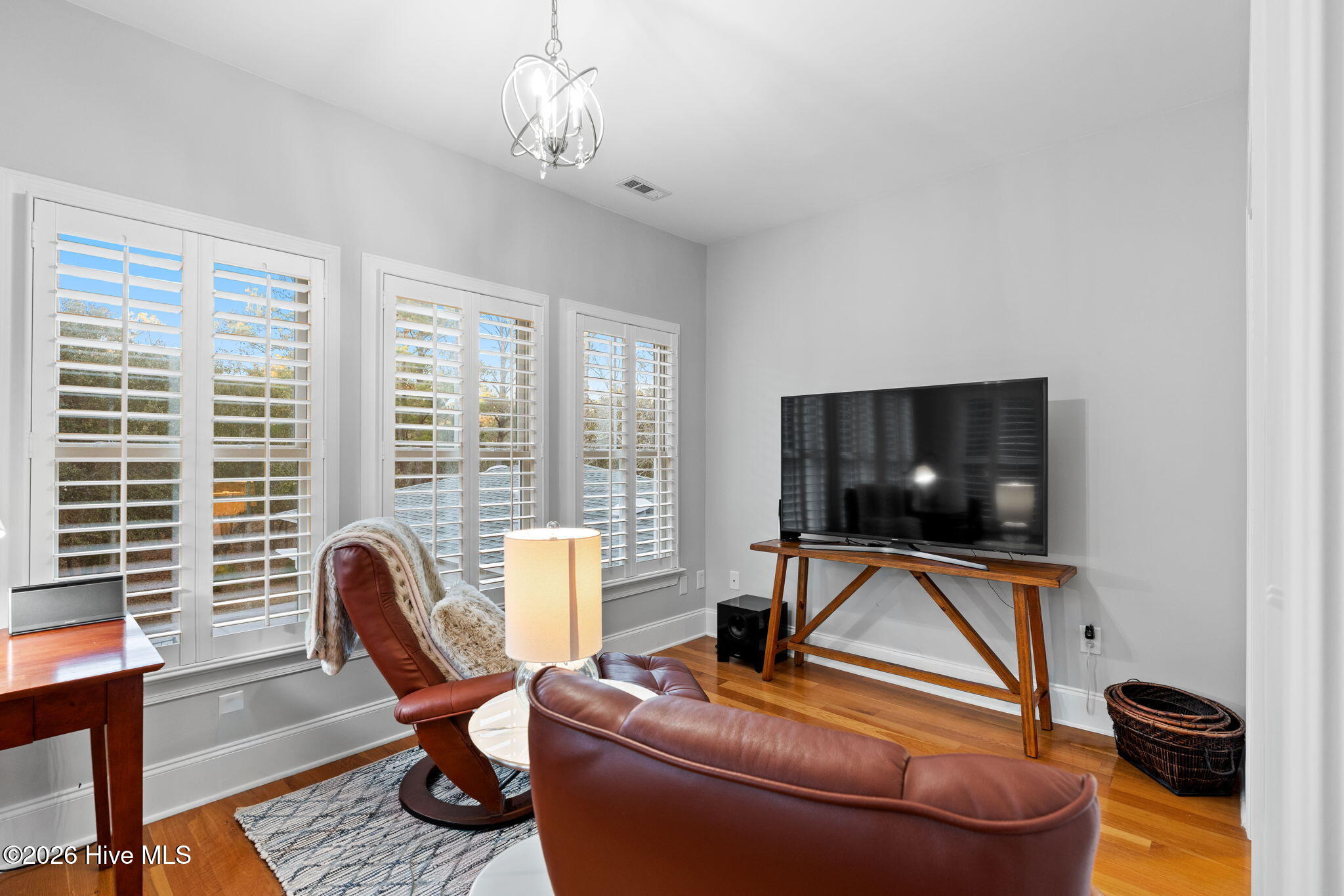 100549864 | Photo 30