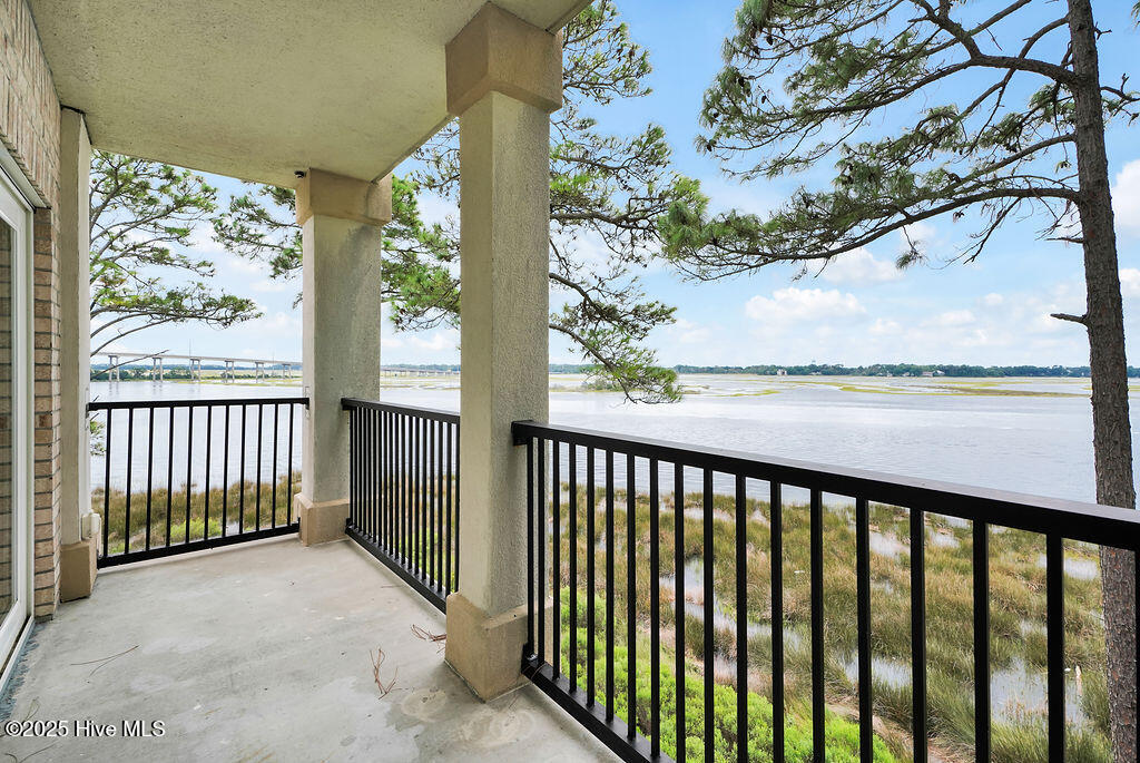 100531900 | Photo 30