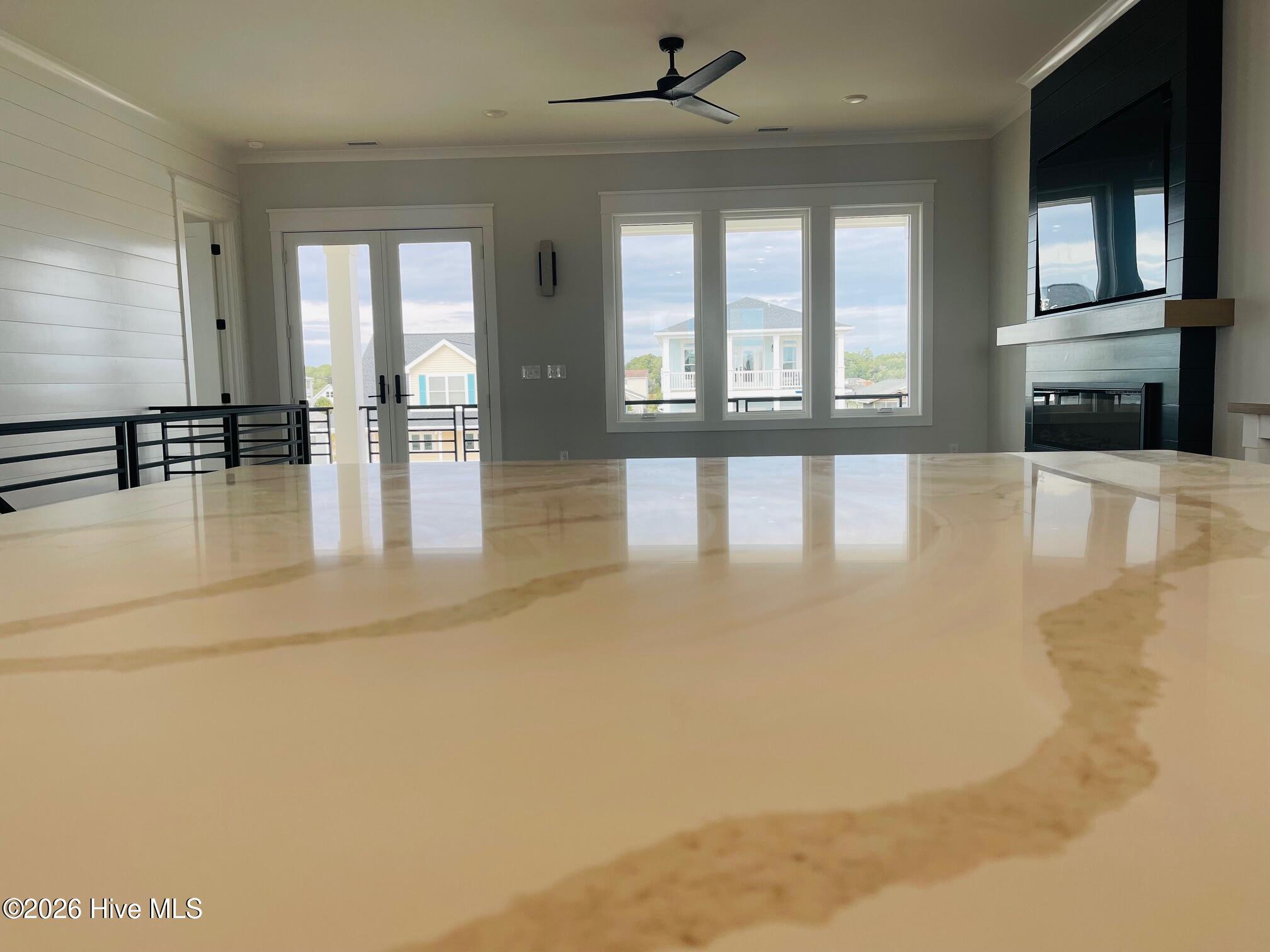 100560037 | Photo 12