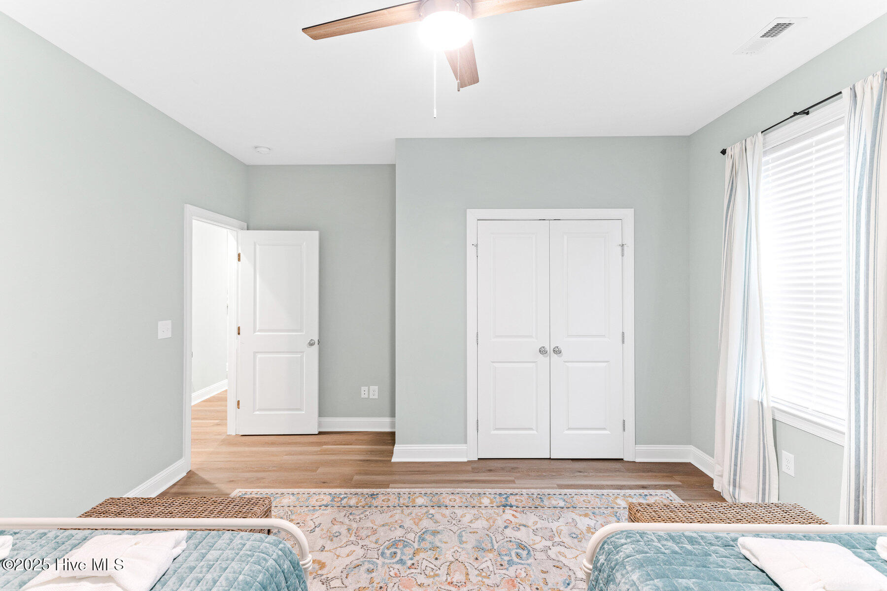 100552667 | Photo 43