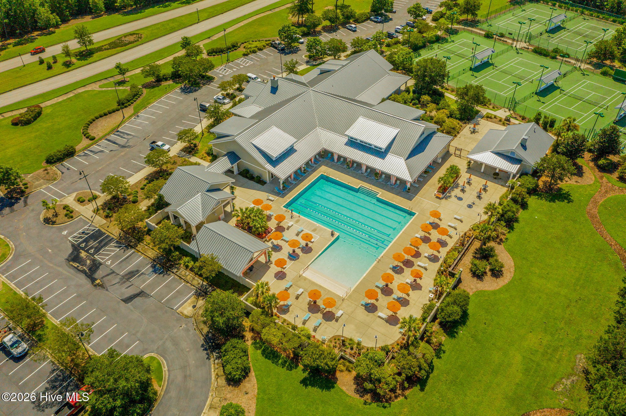 100564282 | Photo 55