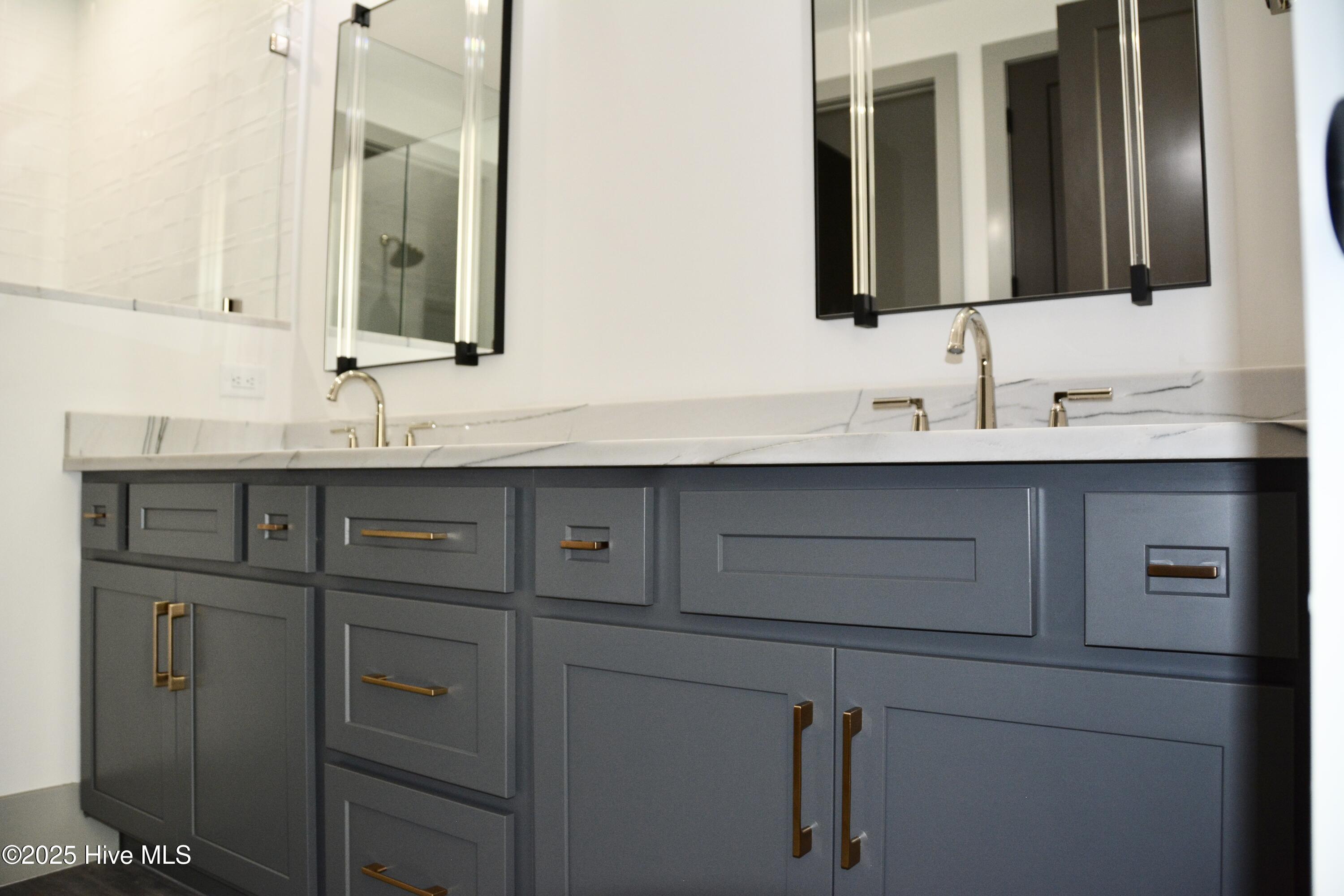 100508502 | Photo 39