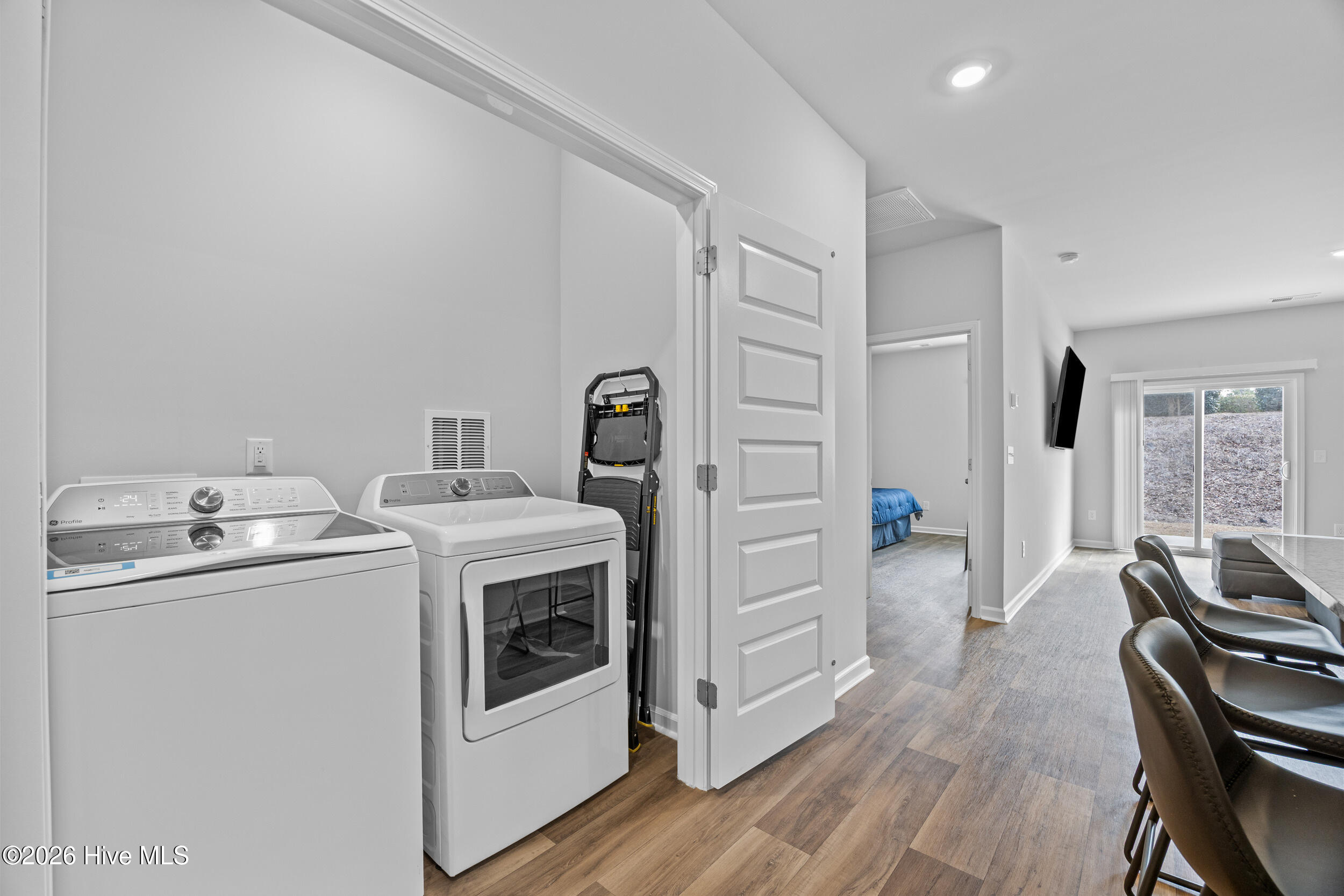 100554337 | Photo 18