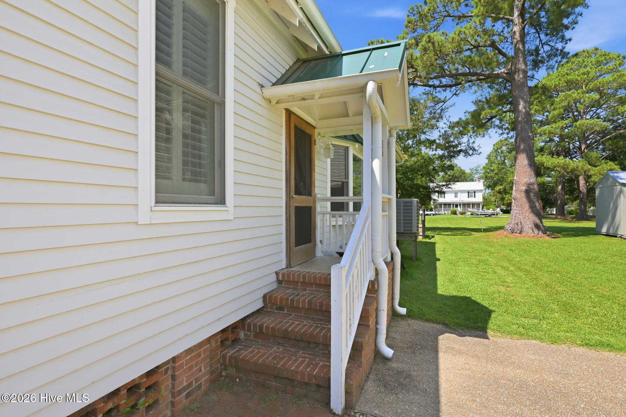 305 Vandemere Street,Oriental
