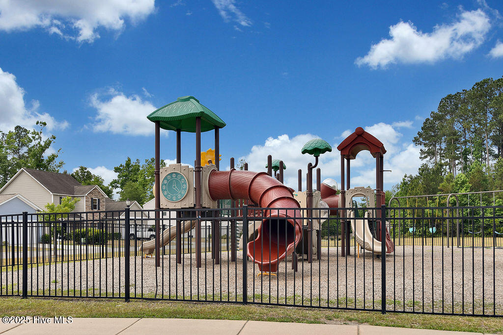 100545034 | Photo 34