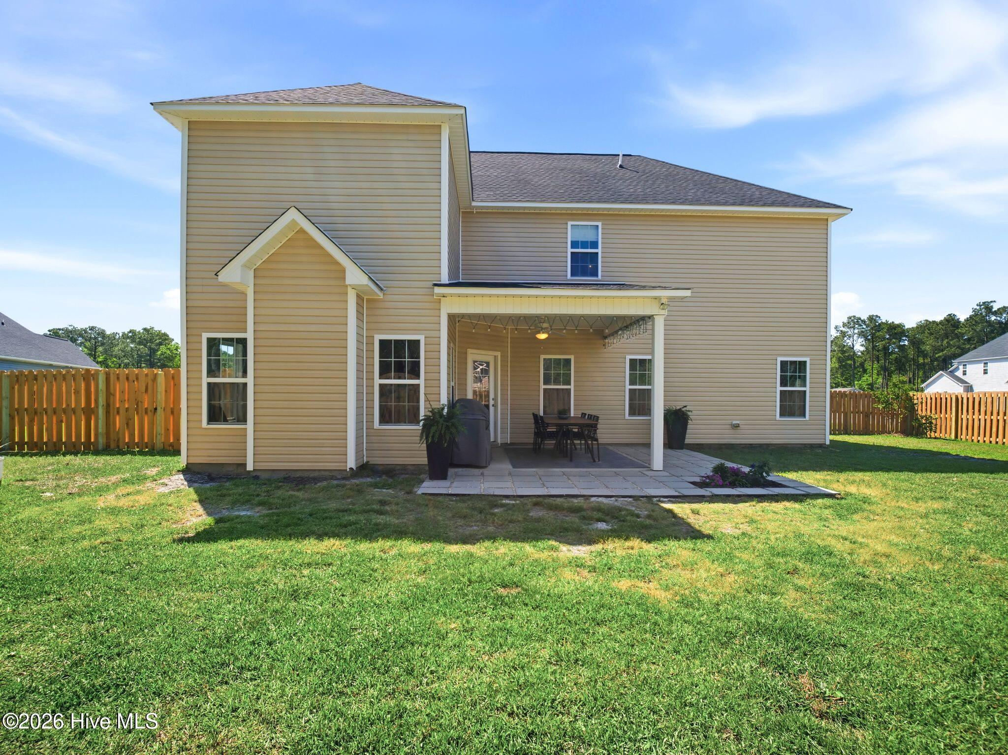 100569153 | Photo 48