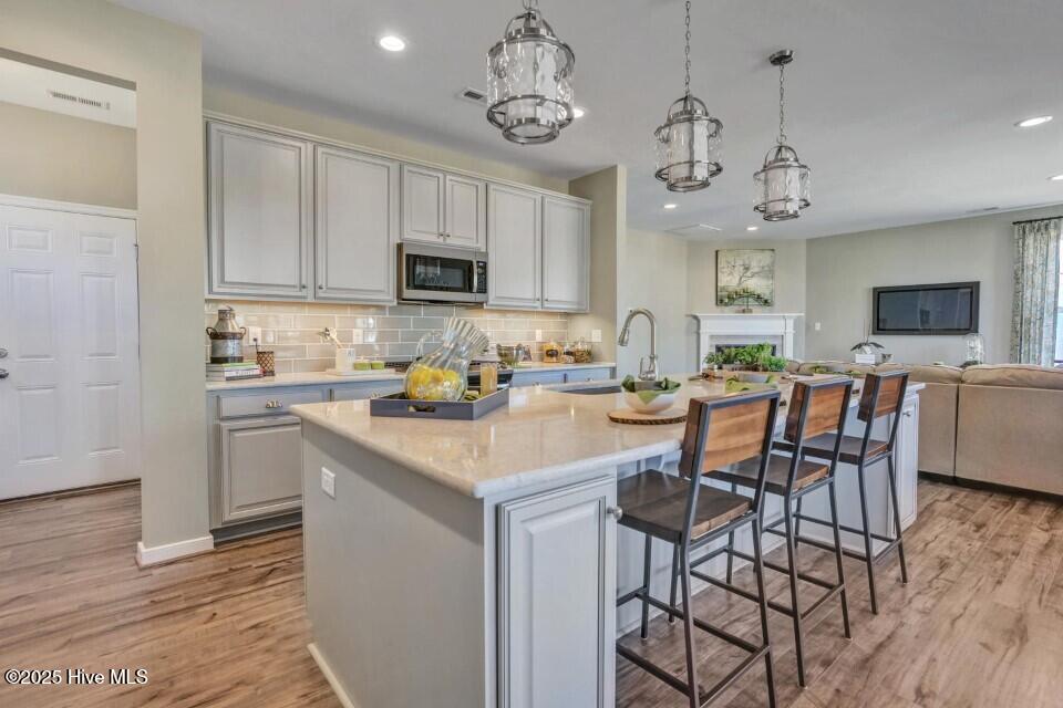 100545617 | Photo 14