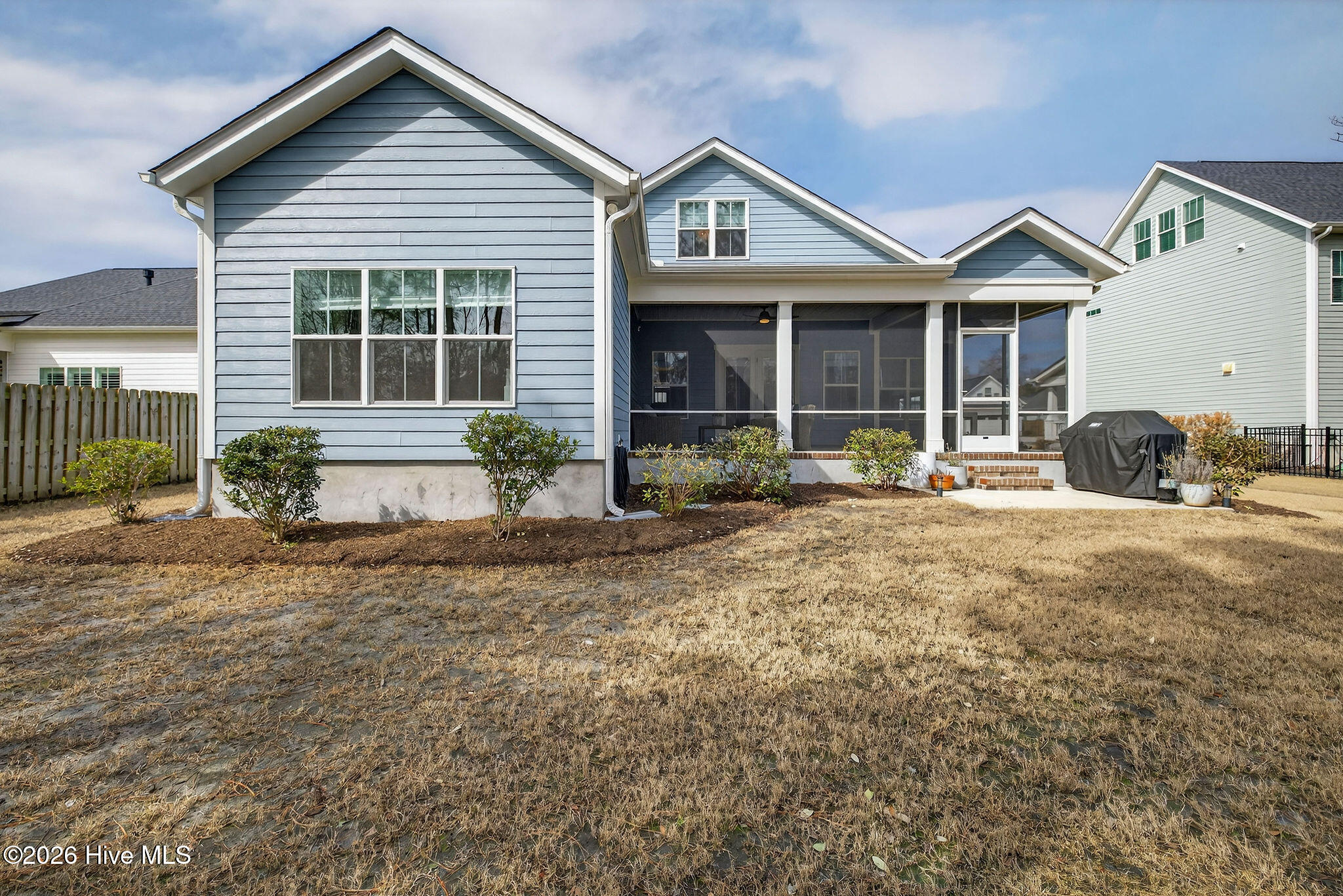 100558378 | Photo 50