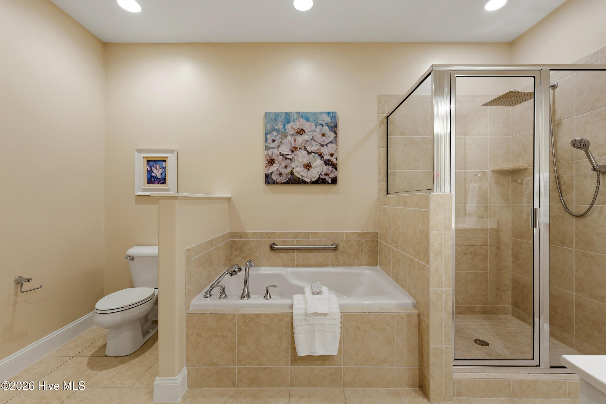 100561183 | Photo 30