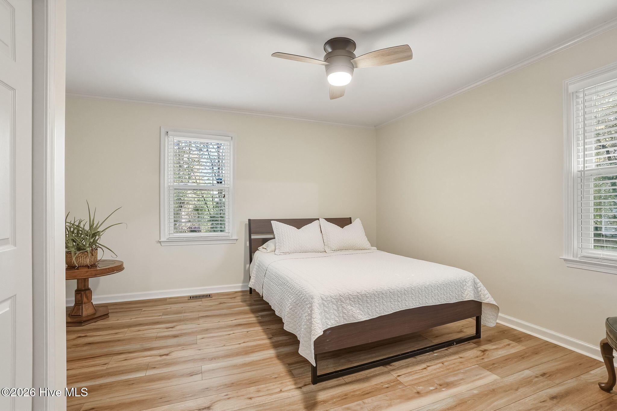 100566494 | Photo 25