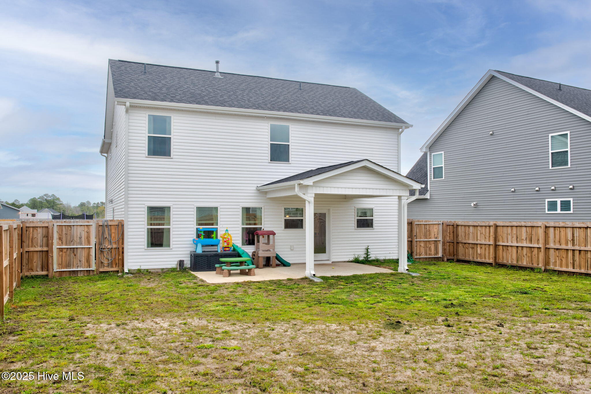 100535220 | Photo 49