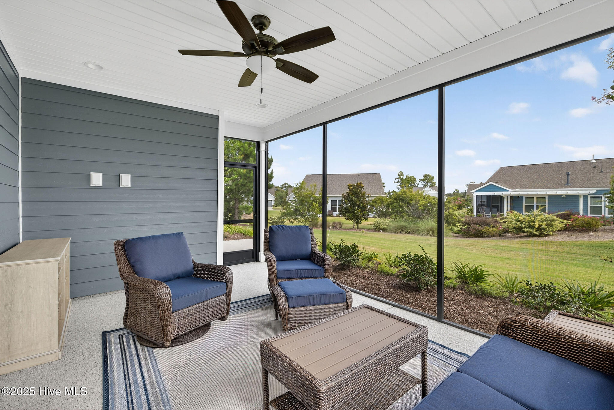 100565700 | Photo 15