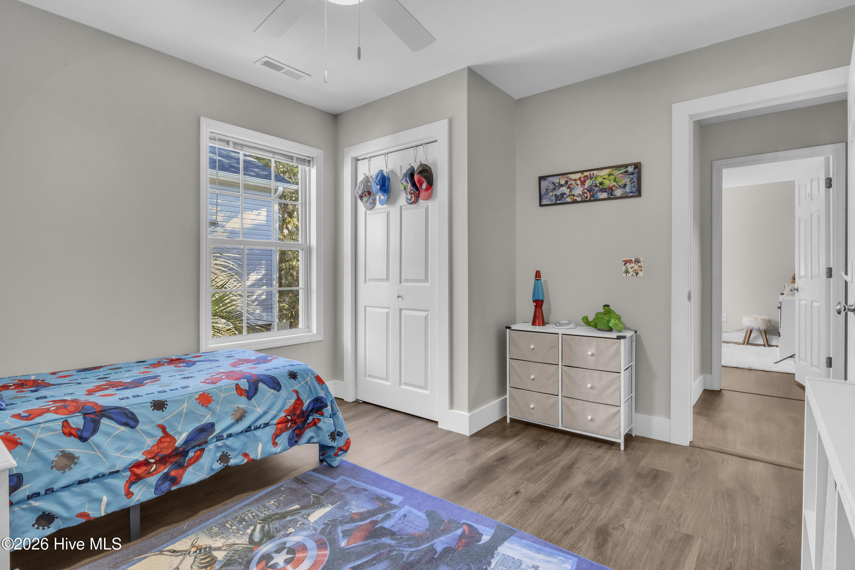 100561178 | Photo 30