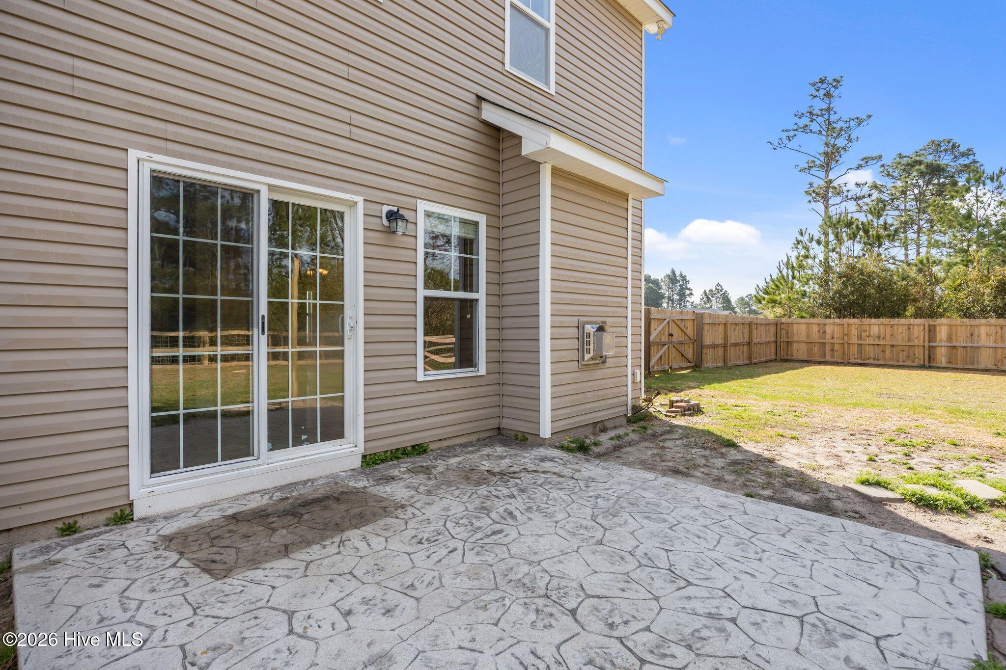 100557440 | Photo 36