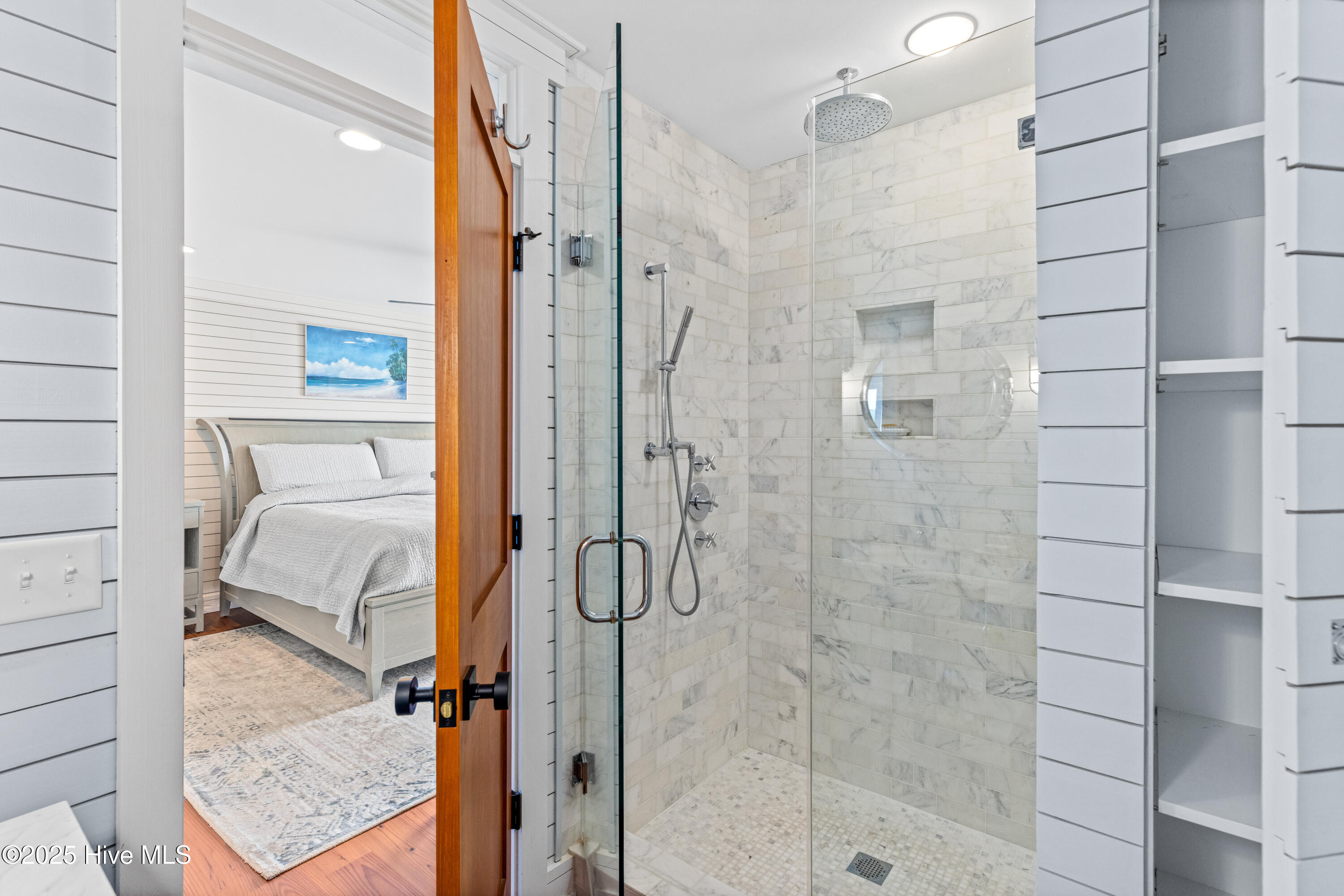 100523533 | Photo 18