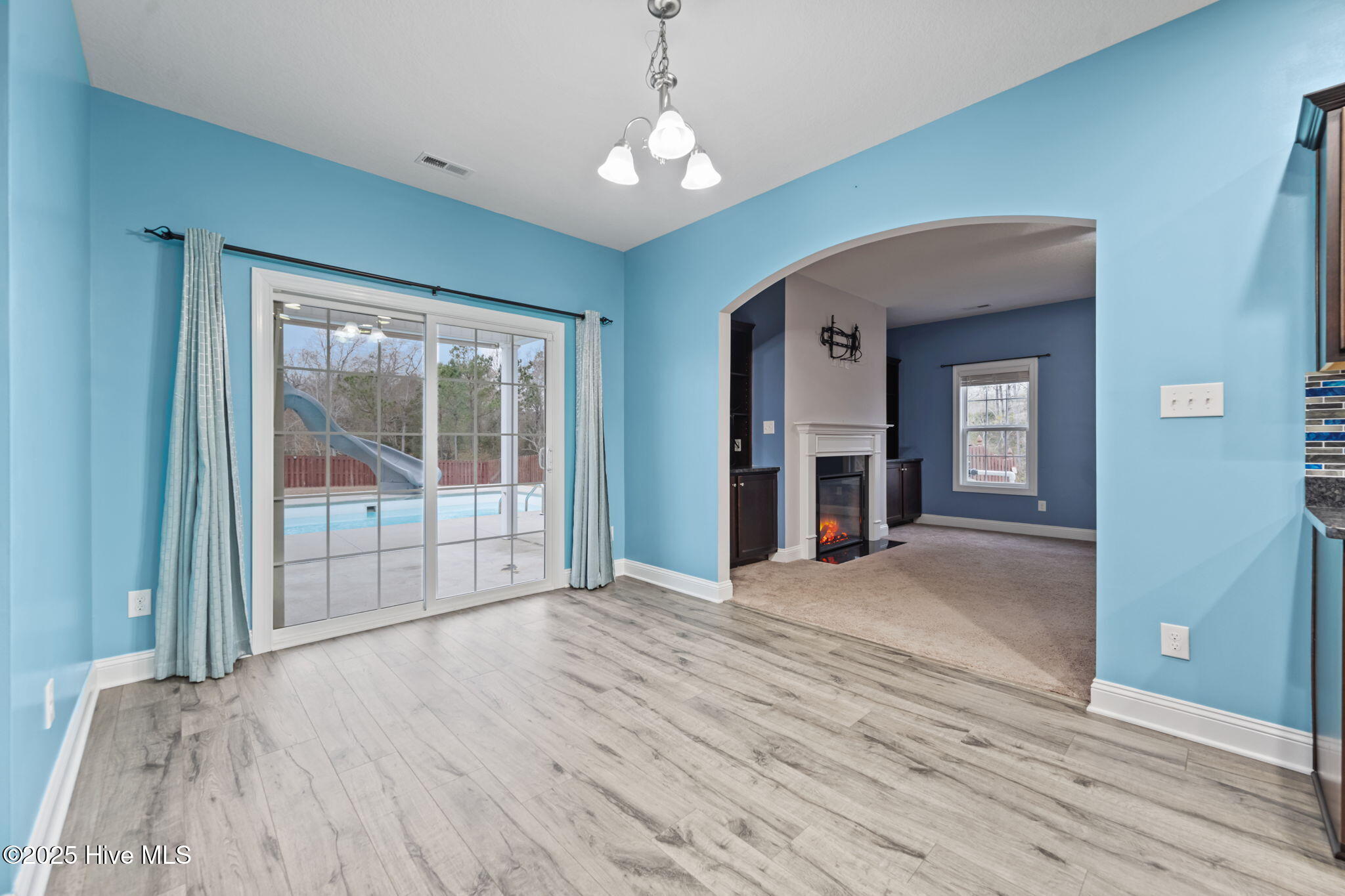 100546681 | Photo 19