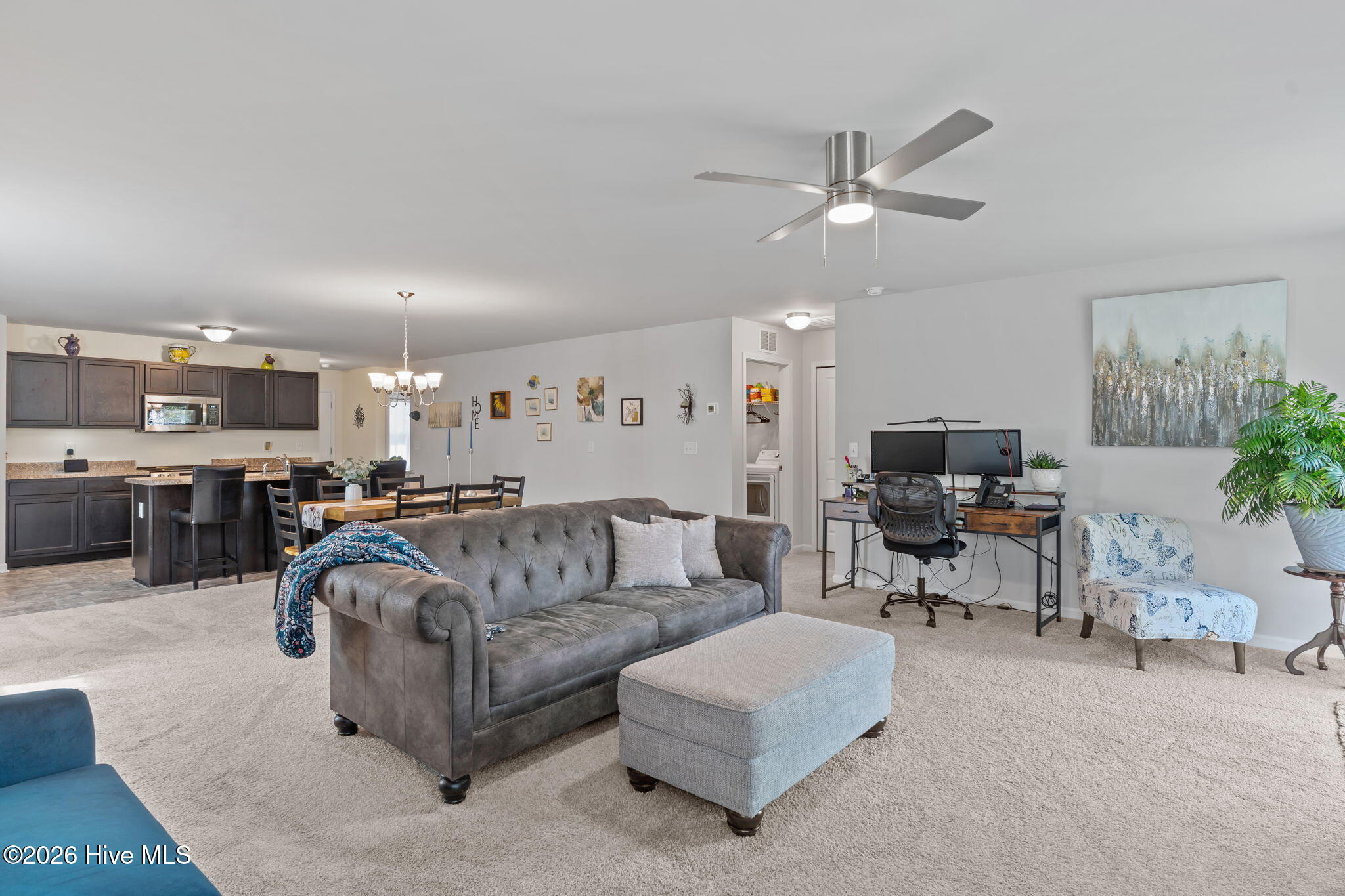 100564485 | Photo 14