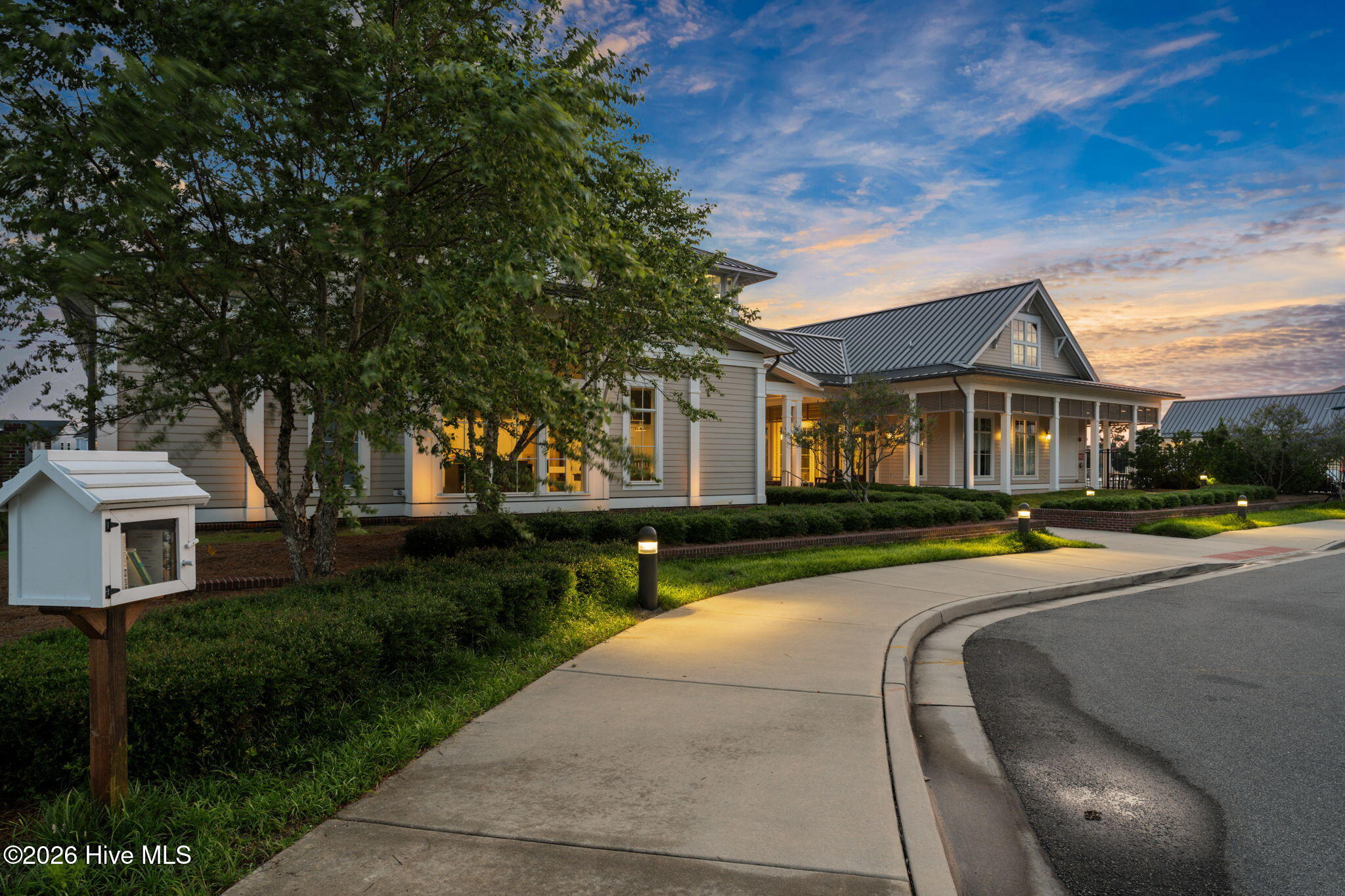 100558472 | Photo 30