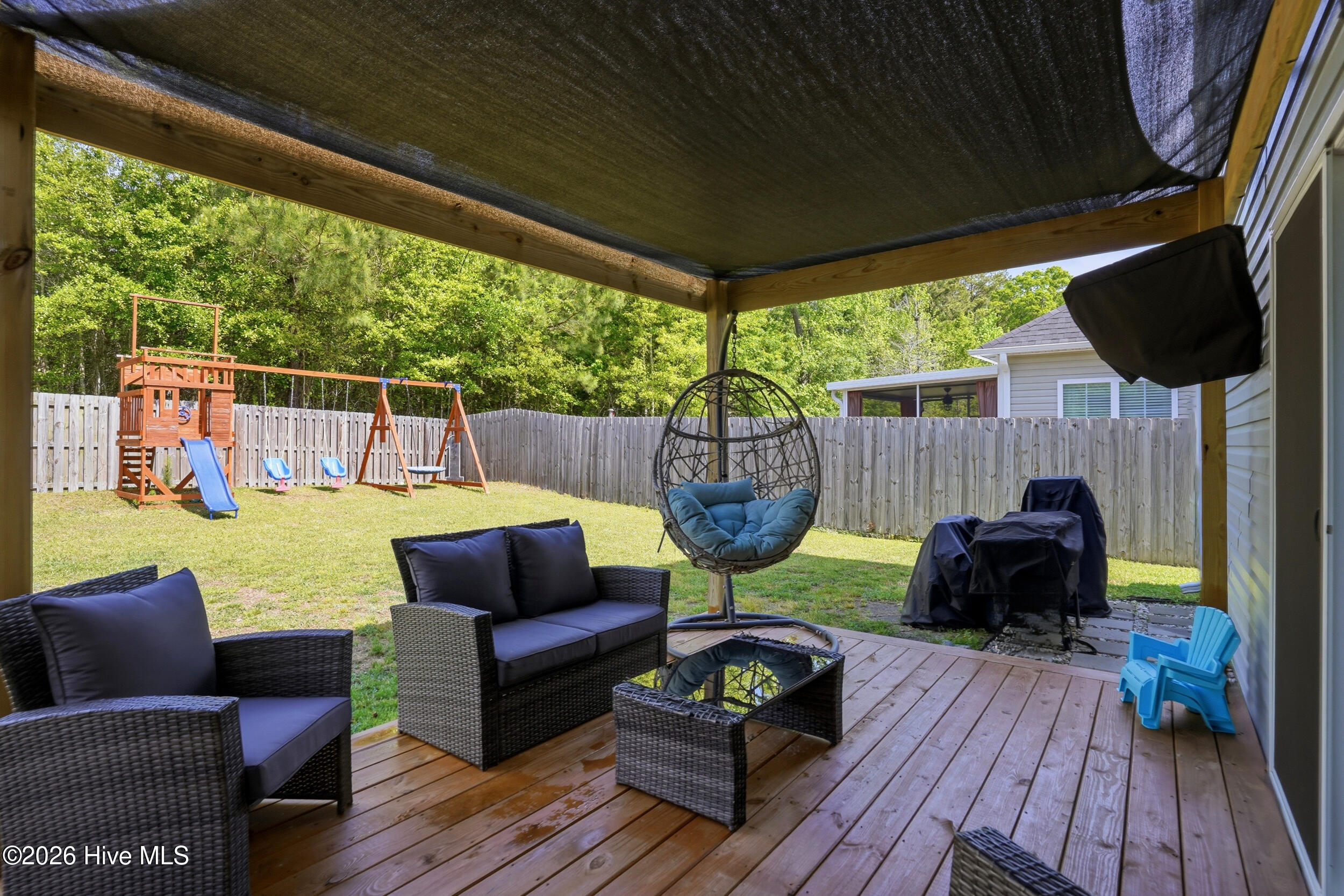 100567183 | Photo 36