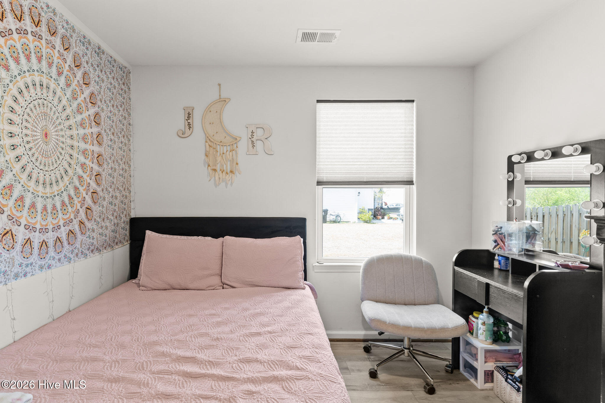 100566662 | Photo 37