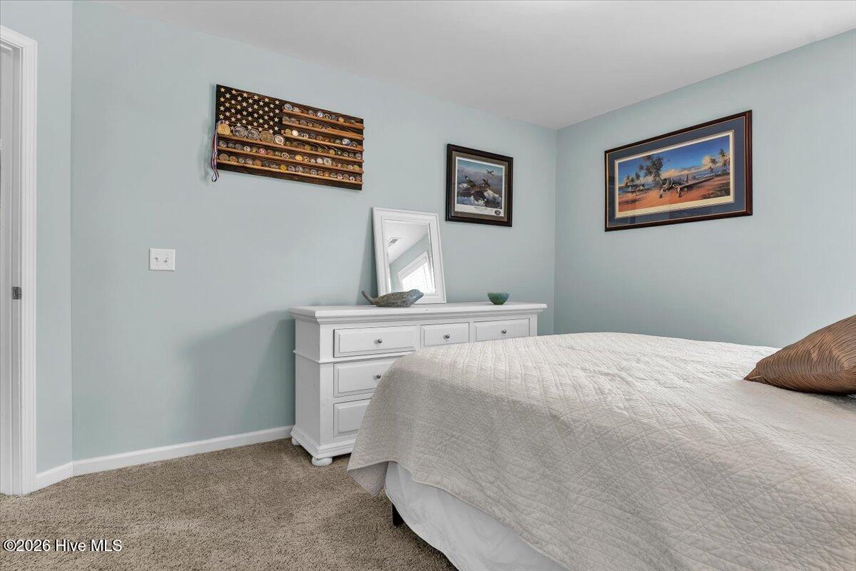 100558100 | Photo 35