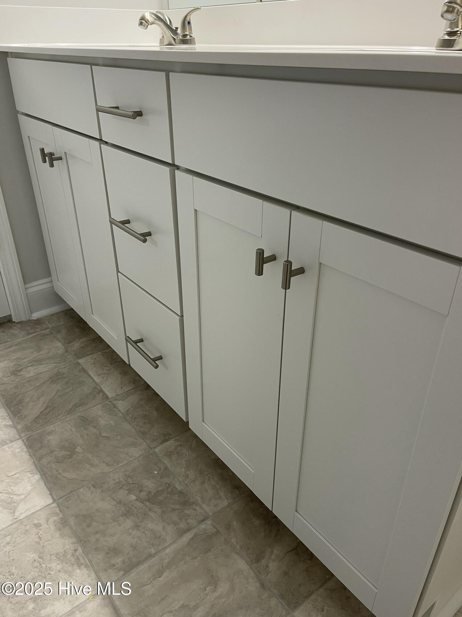 100422121 | Photo 36