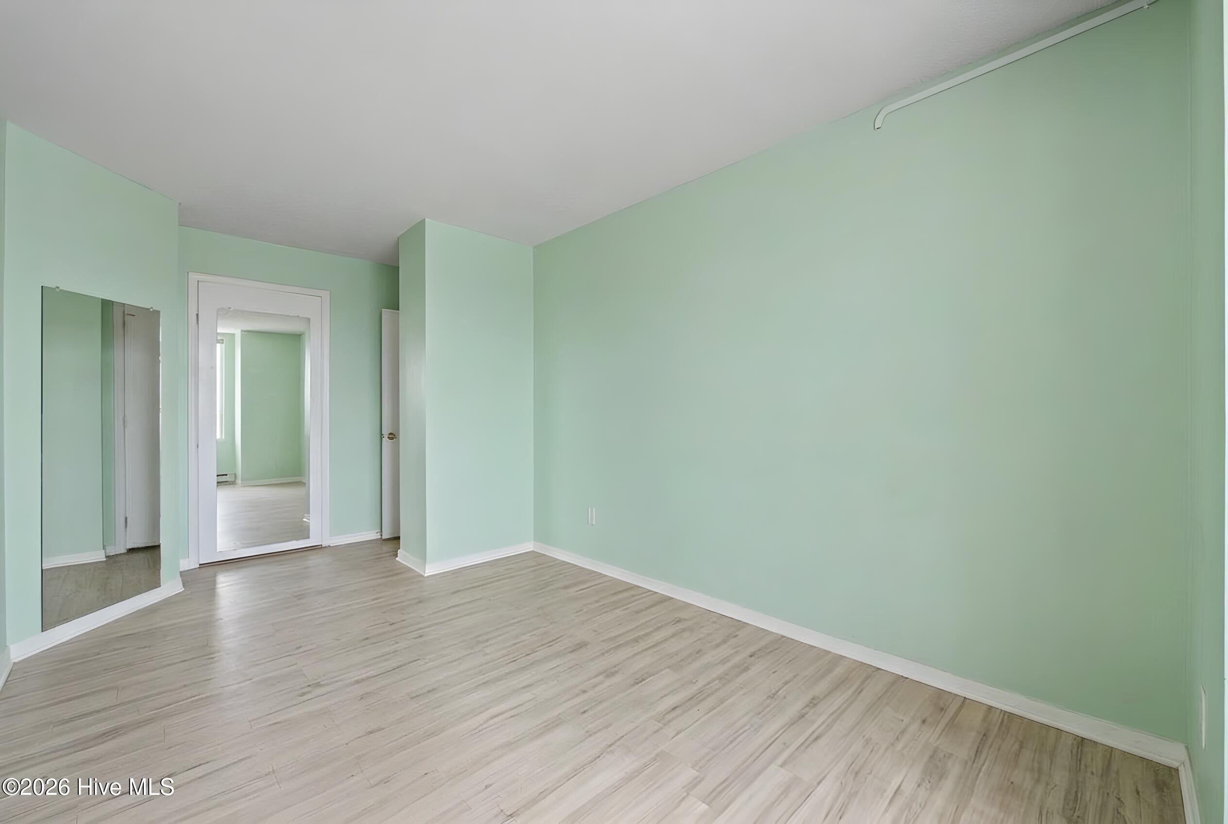 100528908 | Photo 36