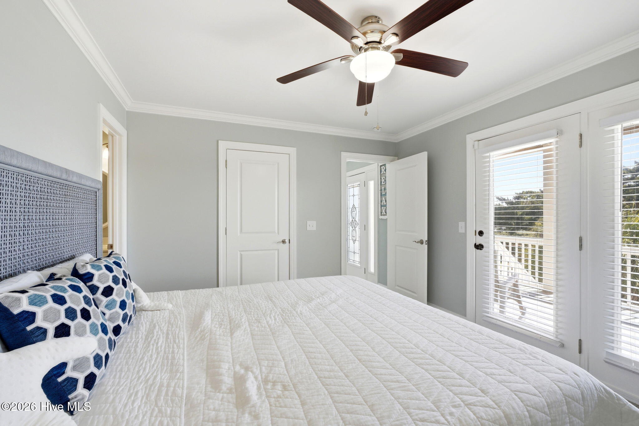 100559880 | Photo 34